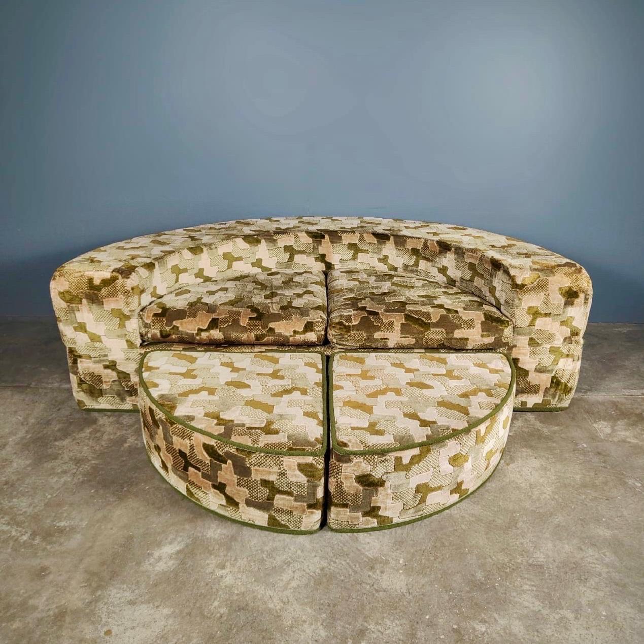 New Stock ✅

Mid Century Circle Sofa Bed Vintage Geometric Pattern Retro MCM

The upholstery of this gorgeous sofa features a geometric pattern of differently sized patches that resemble a quilt. The pattern has delicate and subtle colours such as