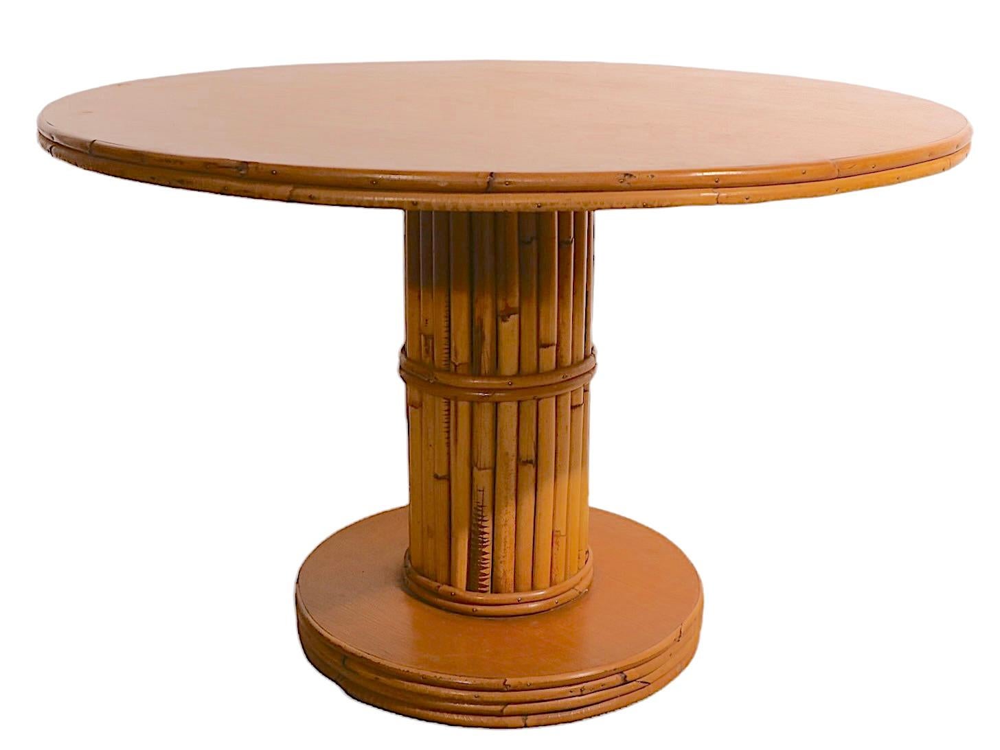 Table basse circulaire en bambou du milieu du siècle dernier par Ficks Reed Bon état - En vente à New York, NY