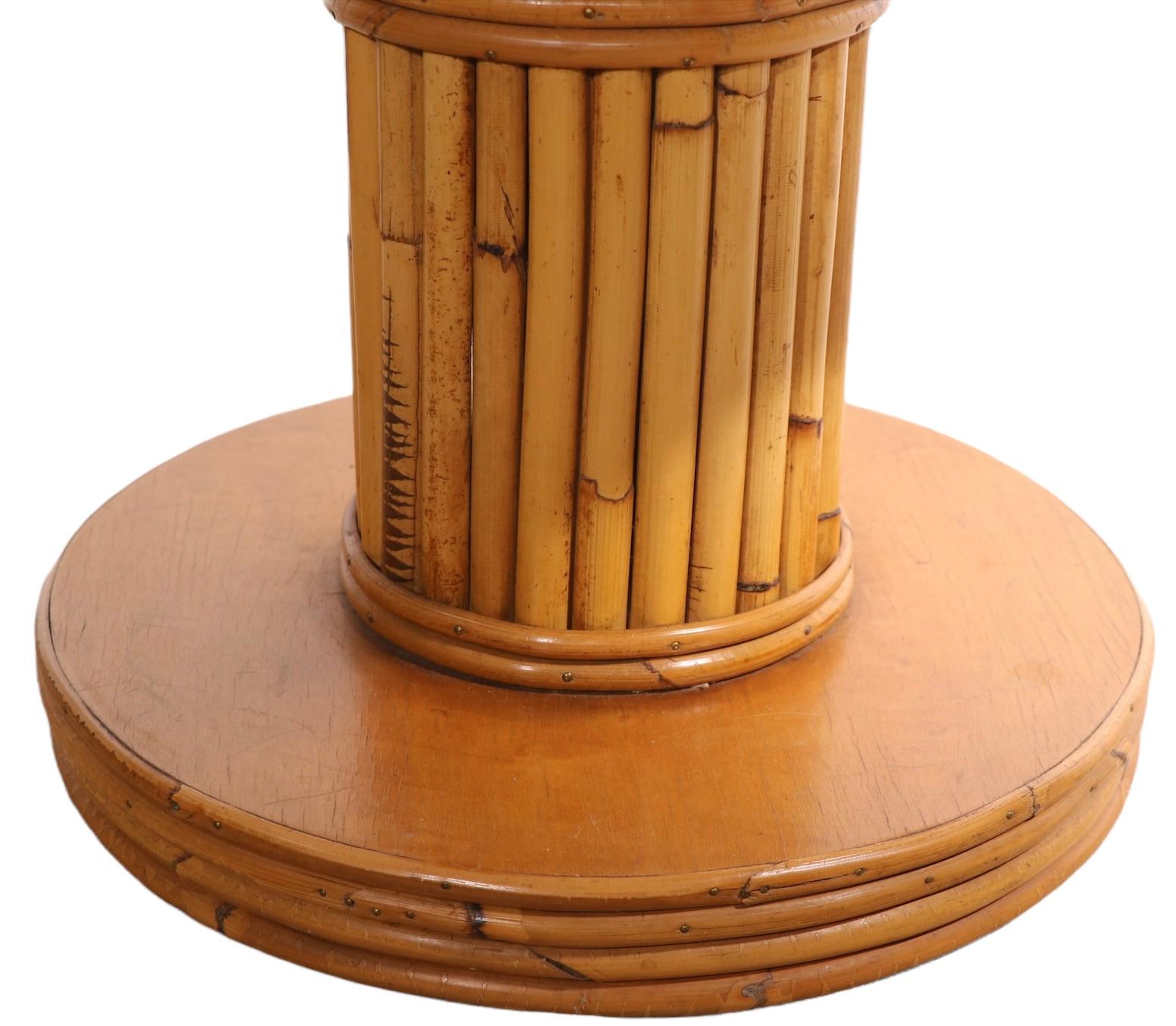 Table basse circulaire en bambou du milieu du siècle dernier par Ficks Reed en vente 1
