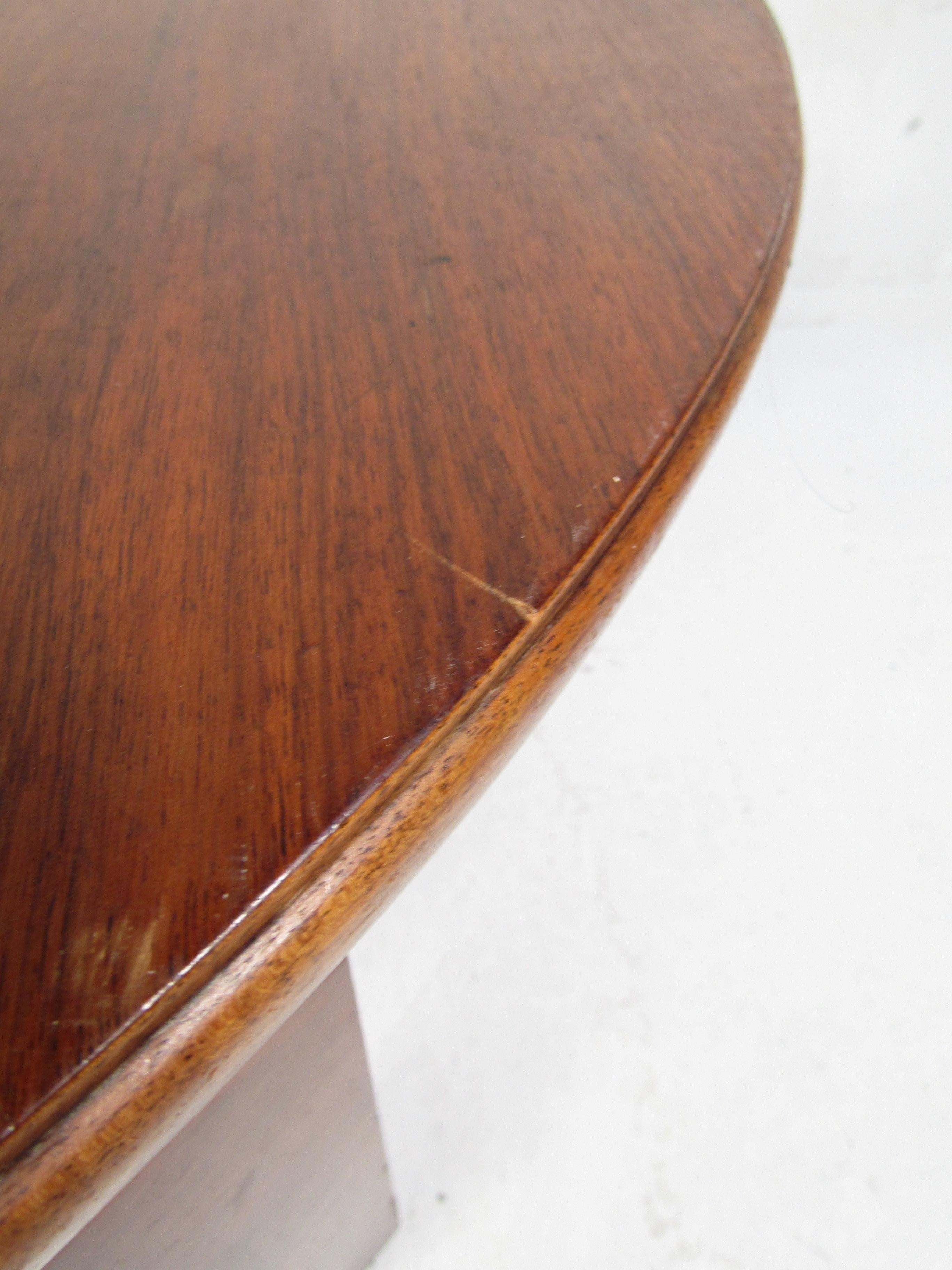 Mid-Century Circular Coffee Table For Sale 2