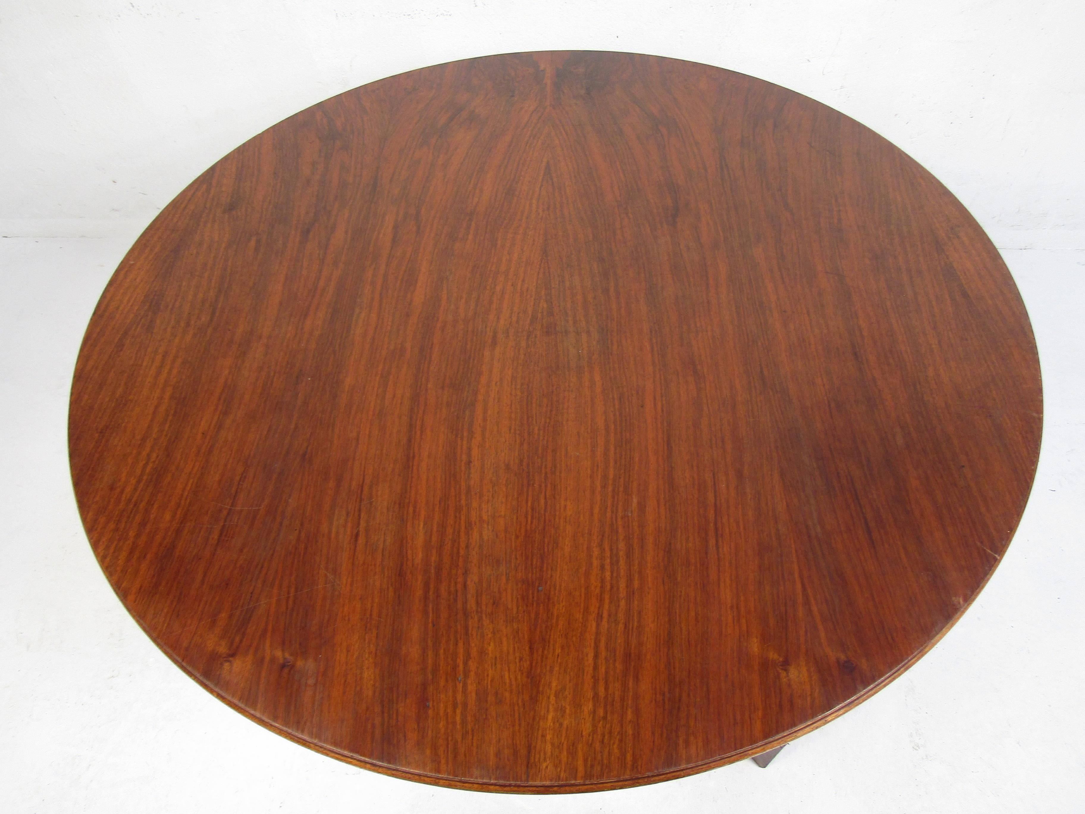 20th Century Mid-Century Circular Coffee Table For Sale