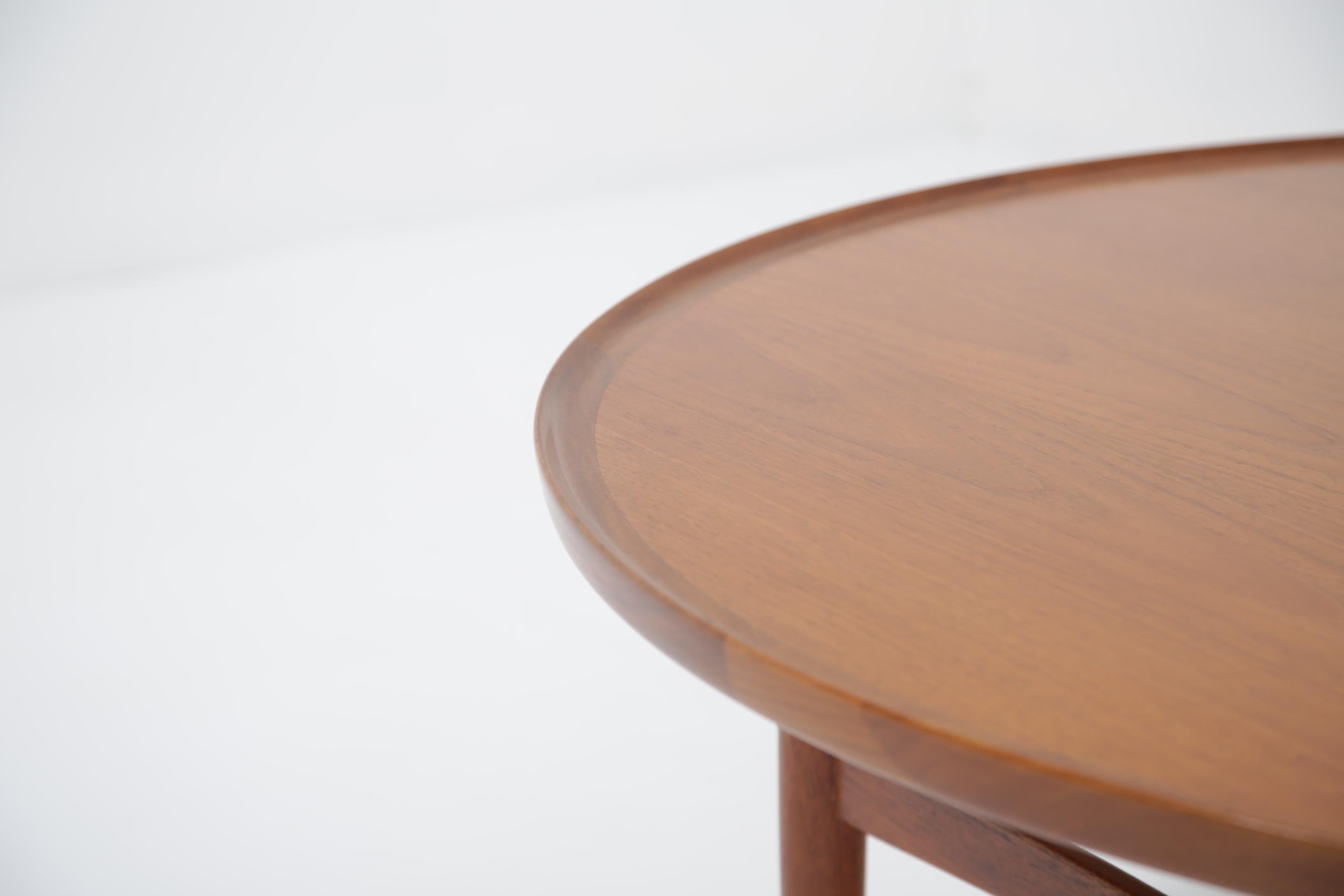 Poli Mid-Century Circular Round Teak Coffee Table, Denmark, 1960s en vente