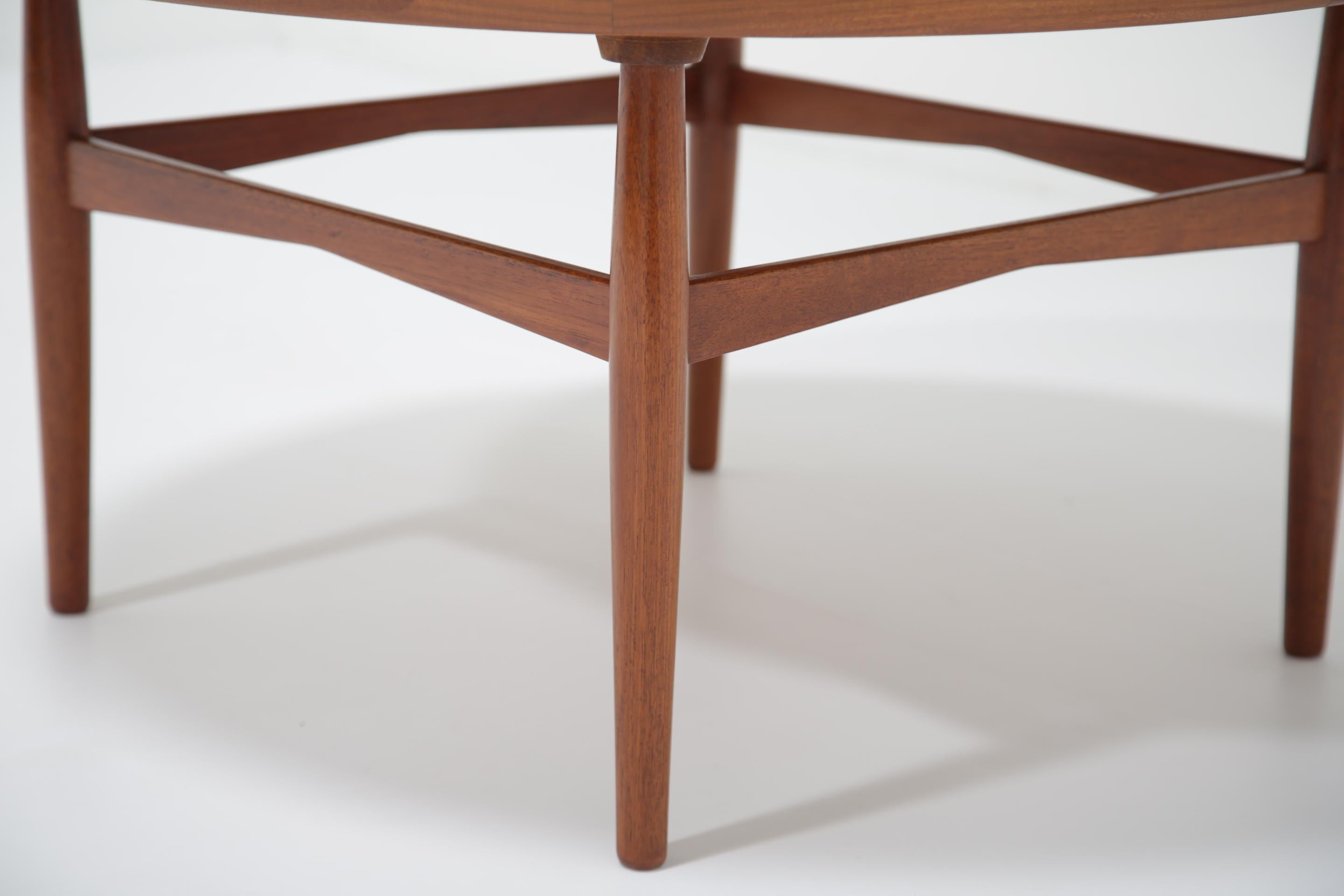 Teck Mid-Century Circular Round Teak Coffee Table, Denmark, 1960s en vente
