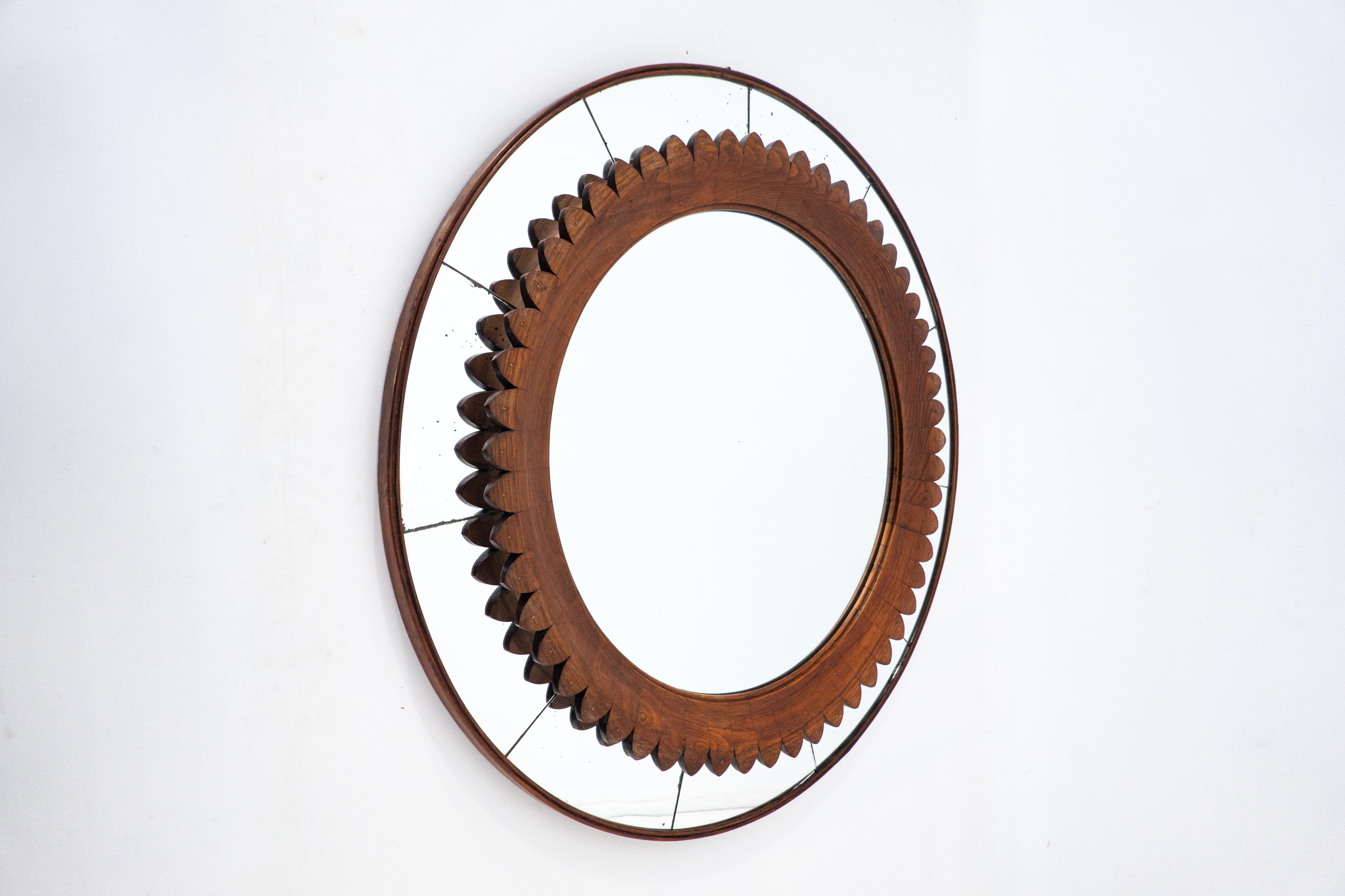 Mid-century Circular walnut wall mirror by Fratelli Marelli - Italy 1950s.