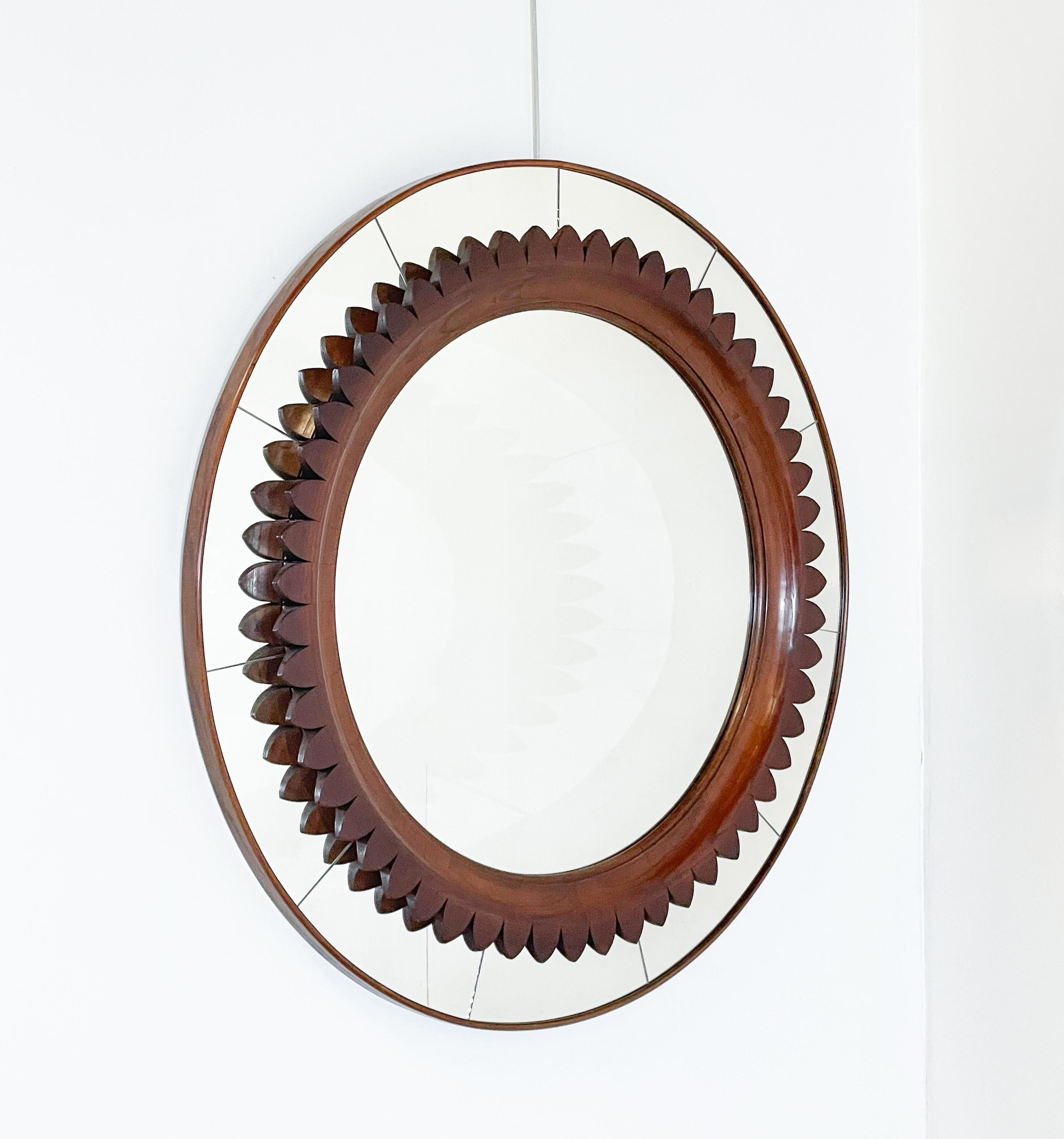 Mid-century Circular Walnut Wall Mirror by Fratelli Marelli, Italy, 1950s For Sale 1