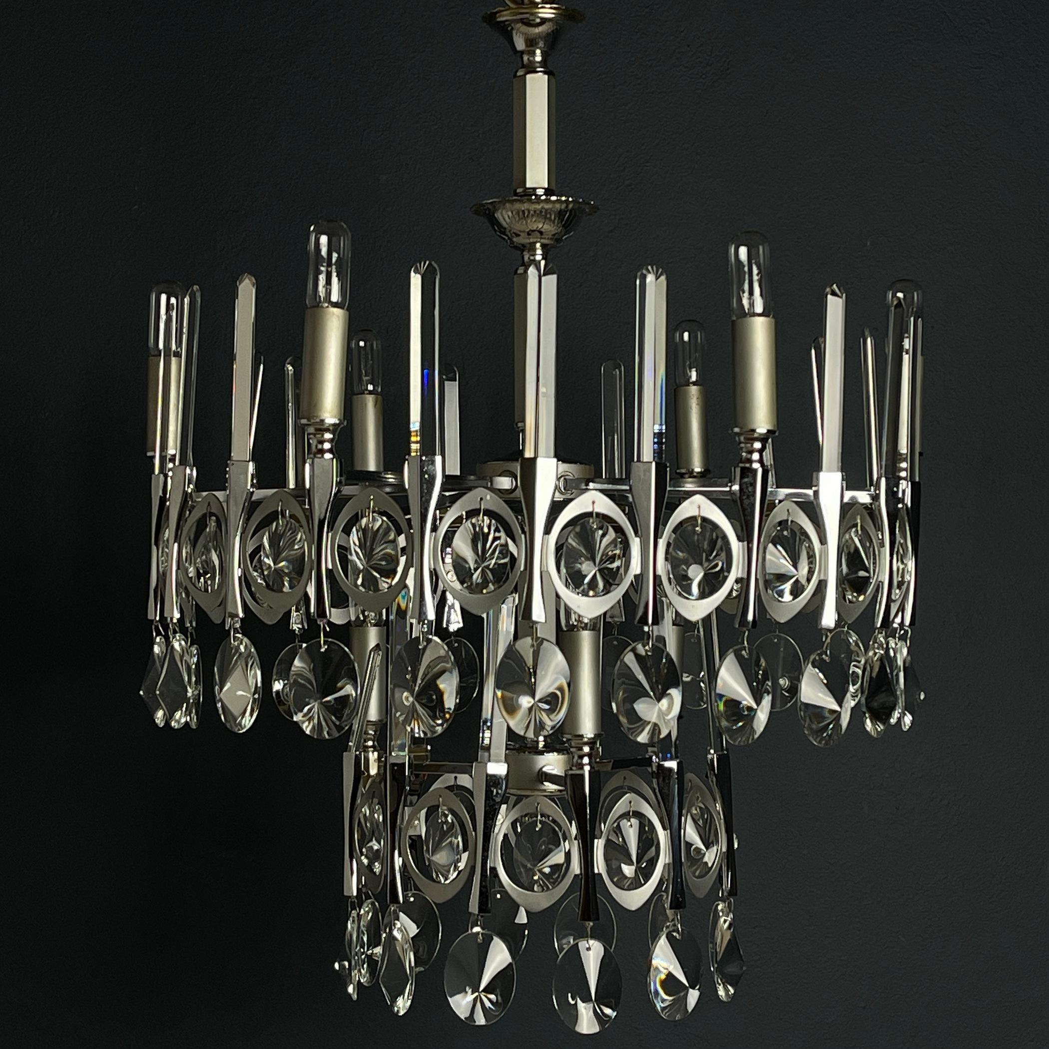 Metal Mid-century classic glass chandelier by Gaetano Sciolari Italy 1970s For Sale