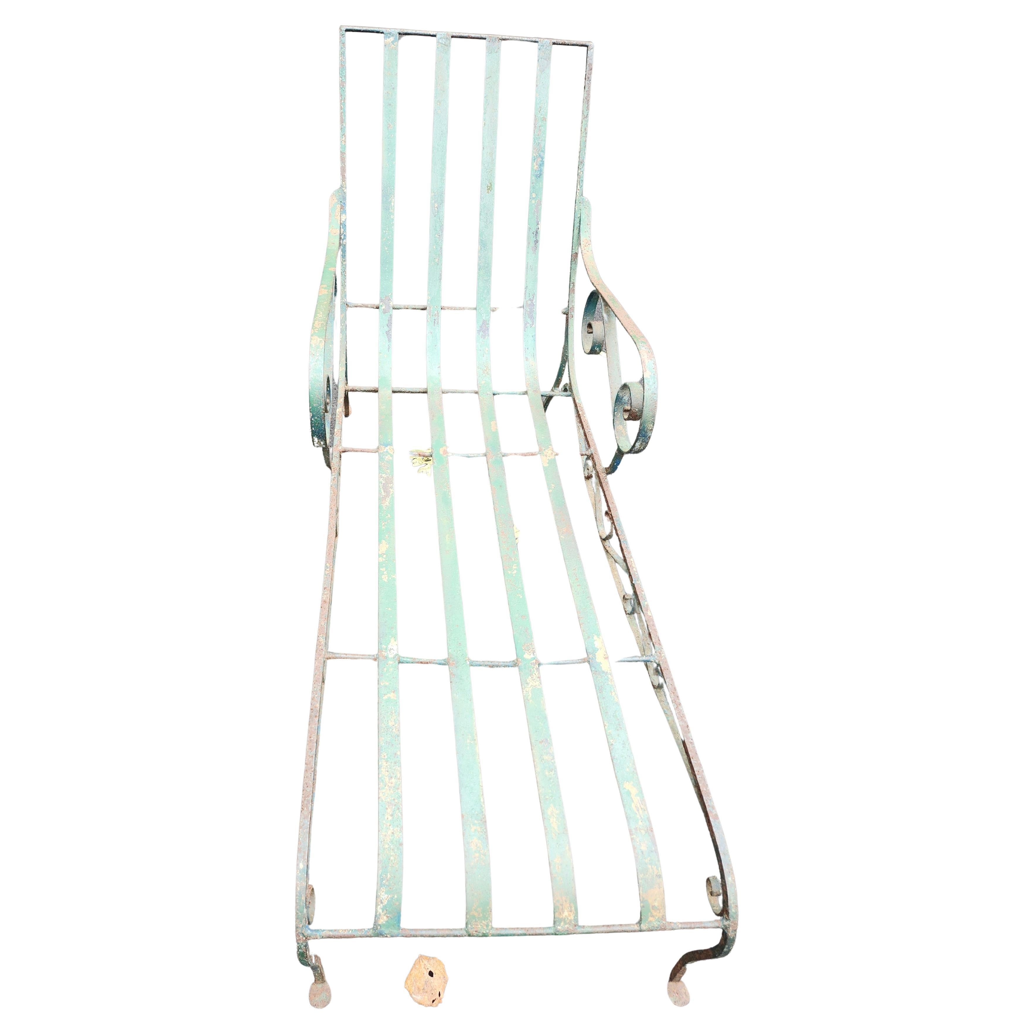 Mid Century Classic Heavy Iron Chaise Lounge von Salterini C1945 restauriert im Angebot 2