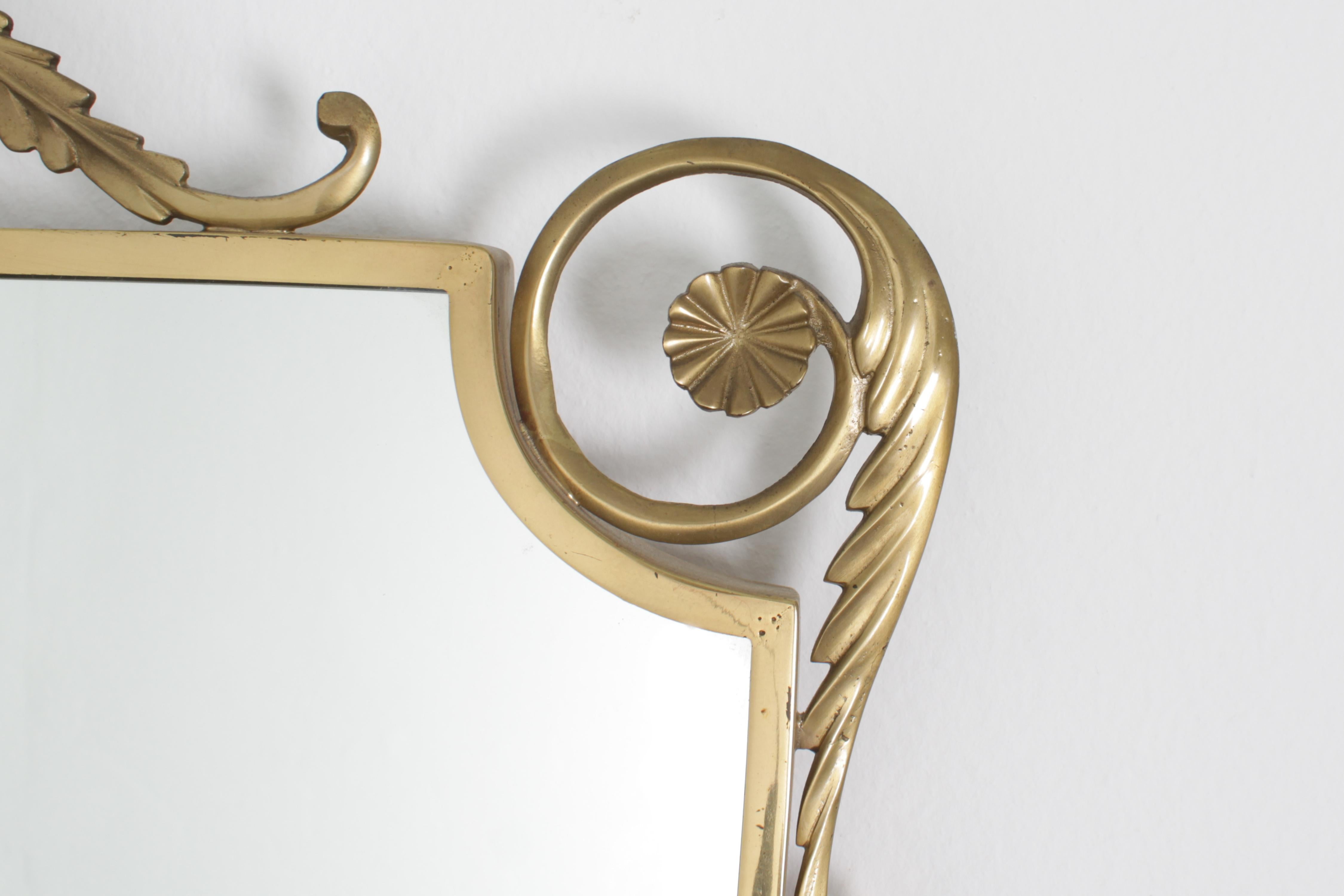 Mid-Century Classic Italian Style Wall Mirror with Golden Brass Friezes 50s For Sale 6