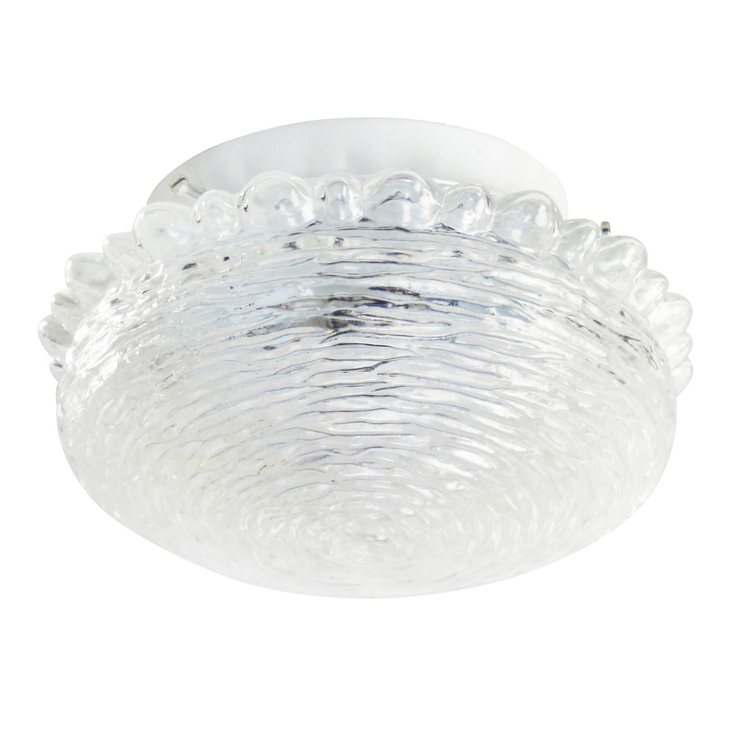 Lámpara de pared o techo de mediados de siglo.
Diseñado por Helena Tynell para Glashütte Limburg, Alemania
Base de metal con cristal transparente.

Diámetro de la base 13,5 cm

1960-1970

1x E14

Peso: 1,20 kg / 2,6 lb

Portalámparas E14. Precio por