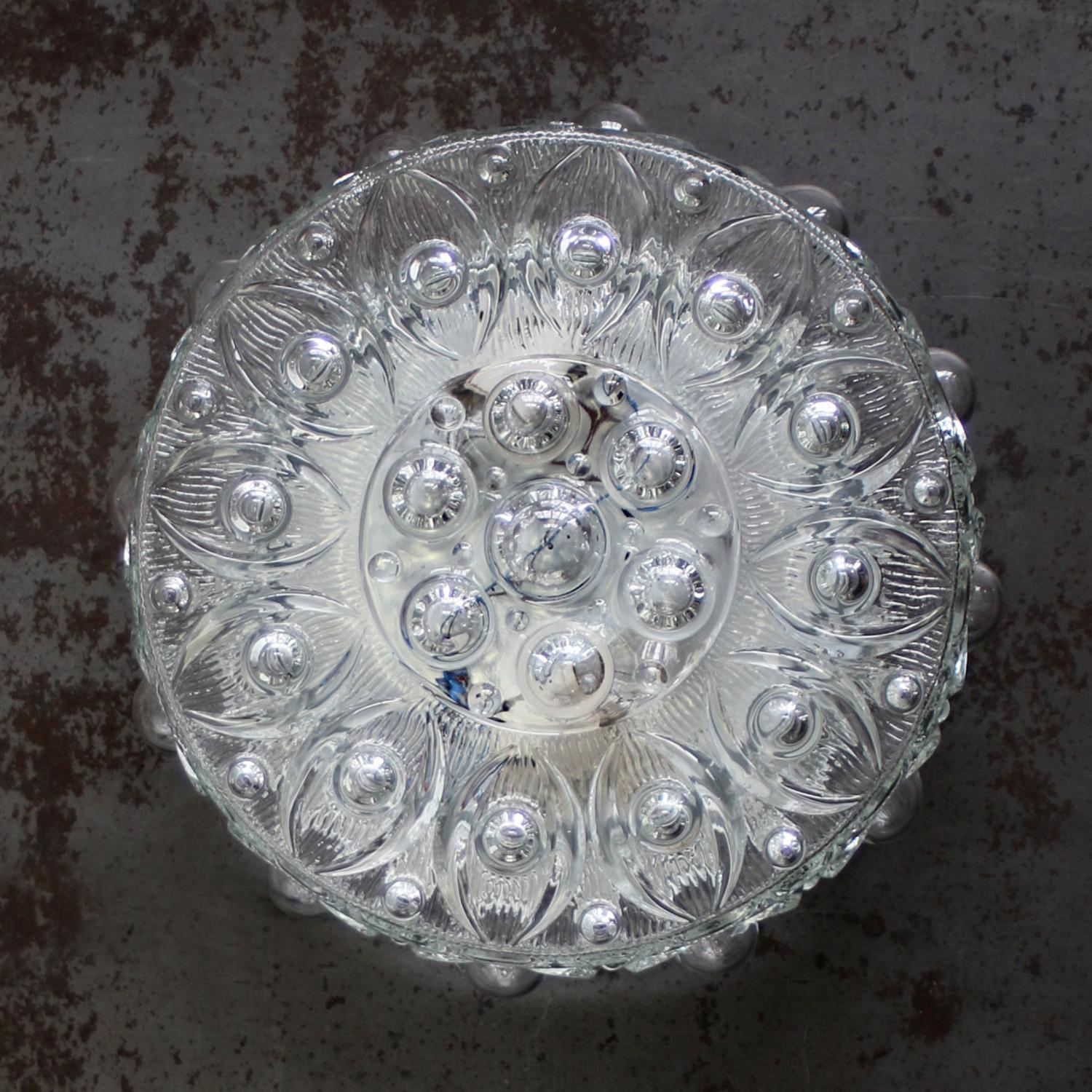 Appliques en verre clair du milieu du siècle Montures affleurantes Bon état - En vente à Amsterdam, NL