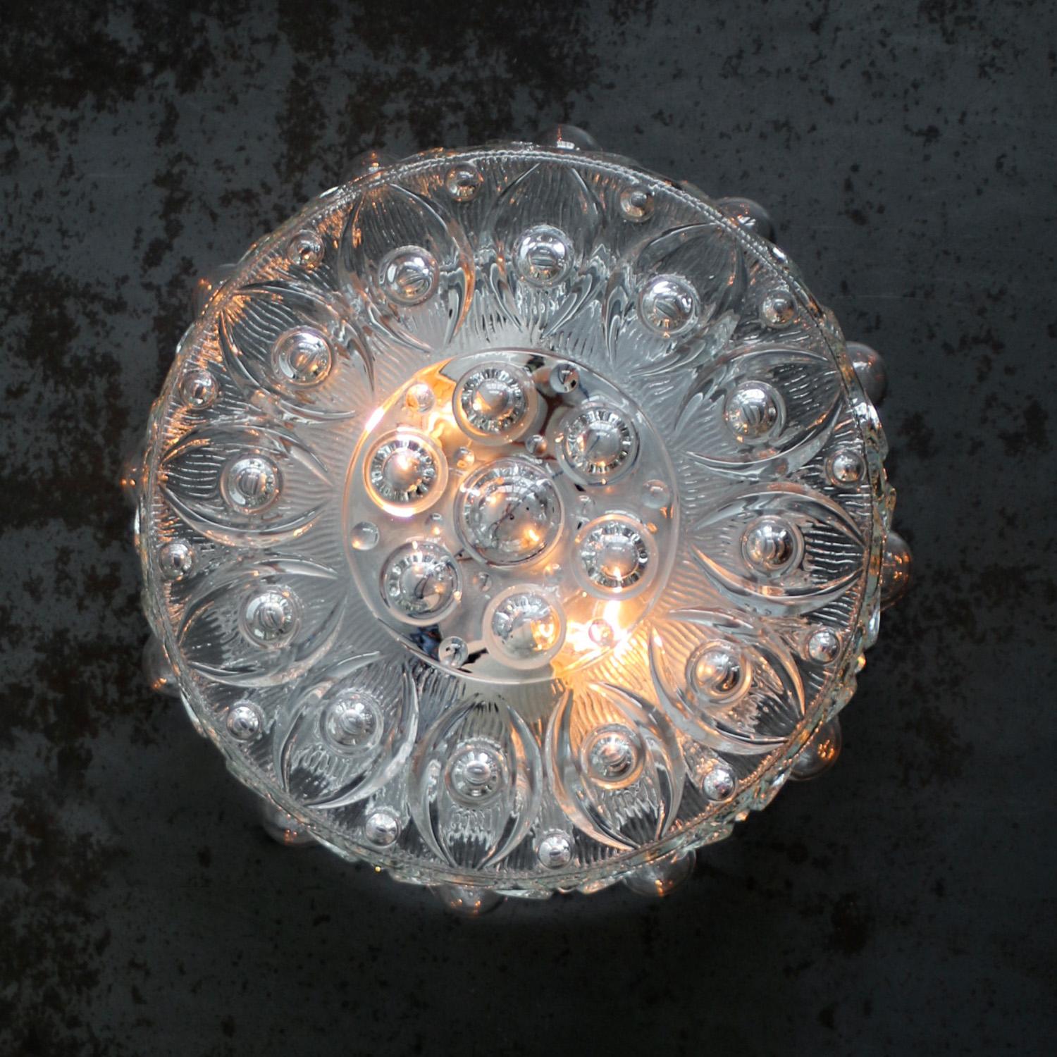 20ième siècle Appliques en verre clair du milieu du siècle Montures affleurantes en vente