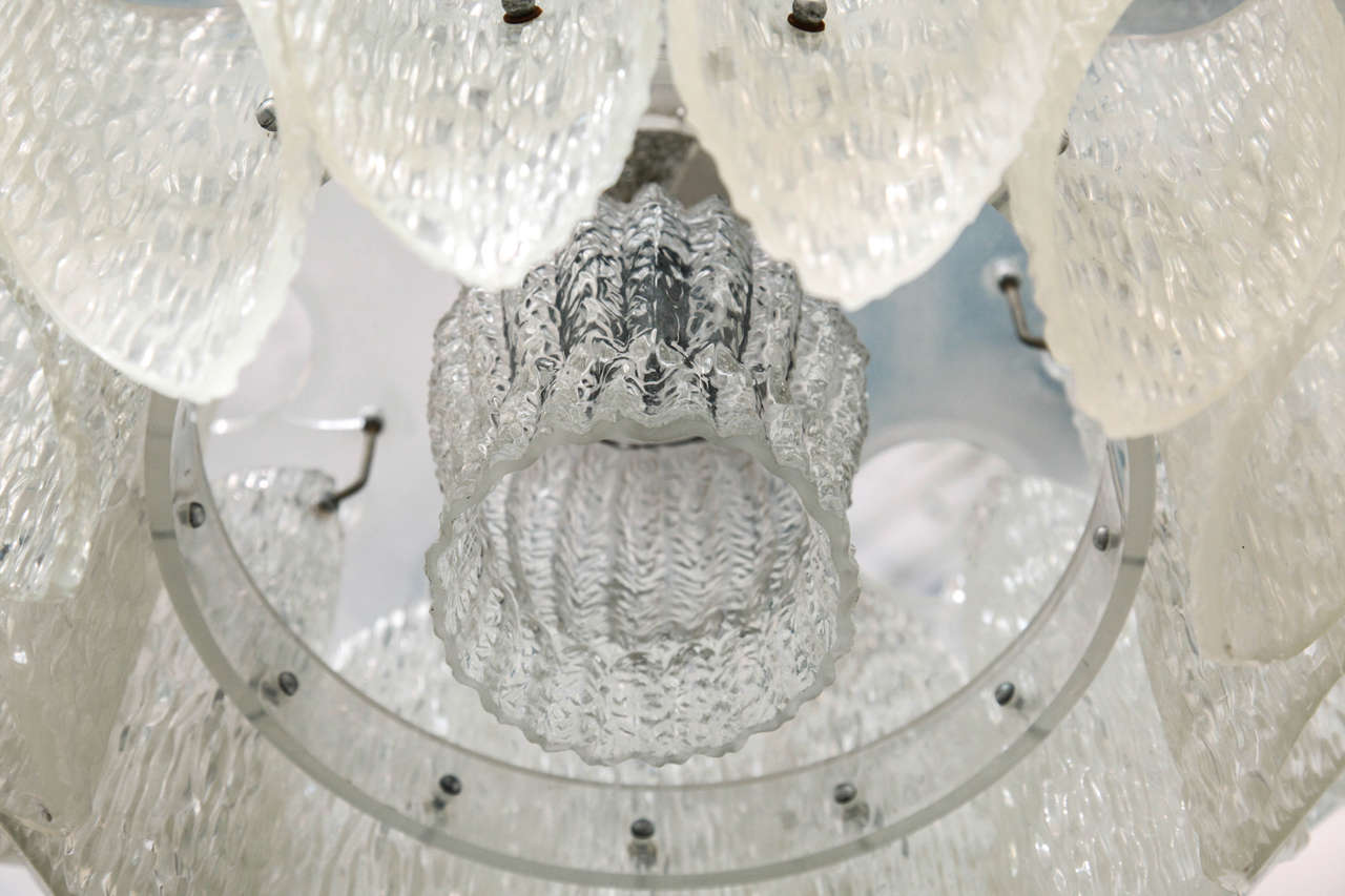 Midcentury Clear Iced Lucite 2 Tiers Chandelier In Good Condition For Sale In Antwerp, BE