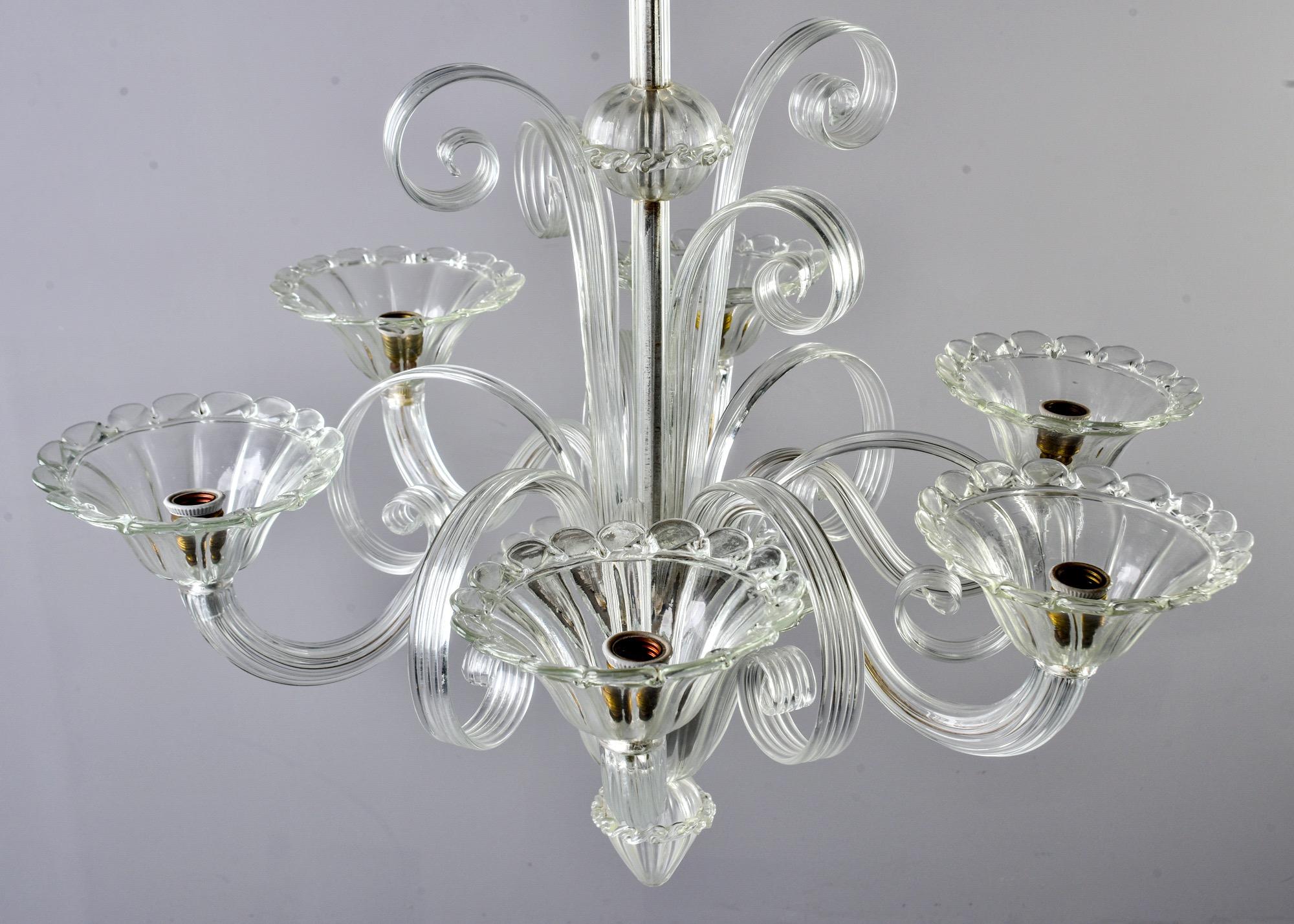 Lustre à six lumières en verre de Murano clair du milieu du siècle en vente 1