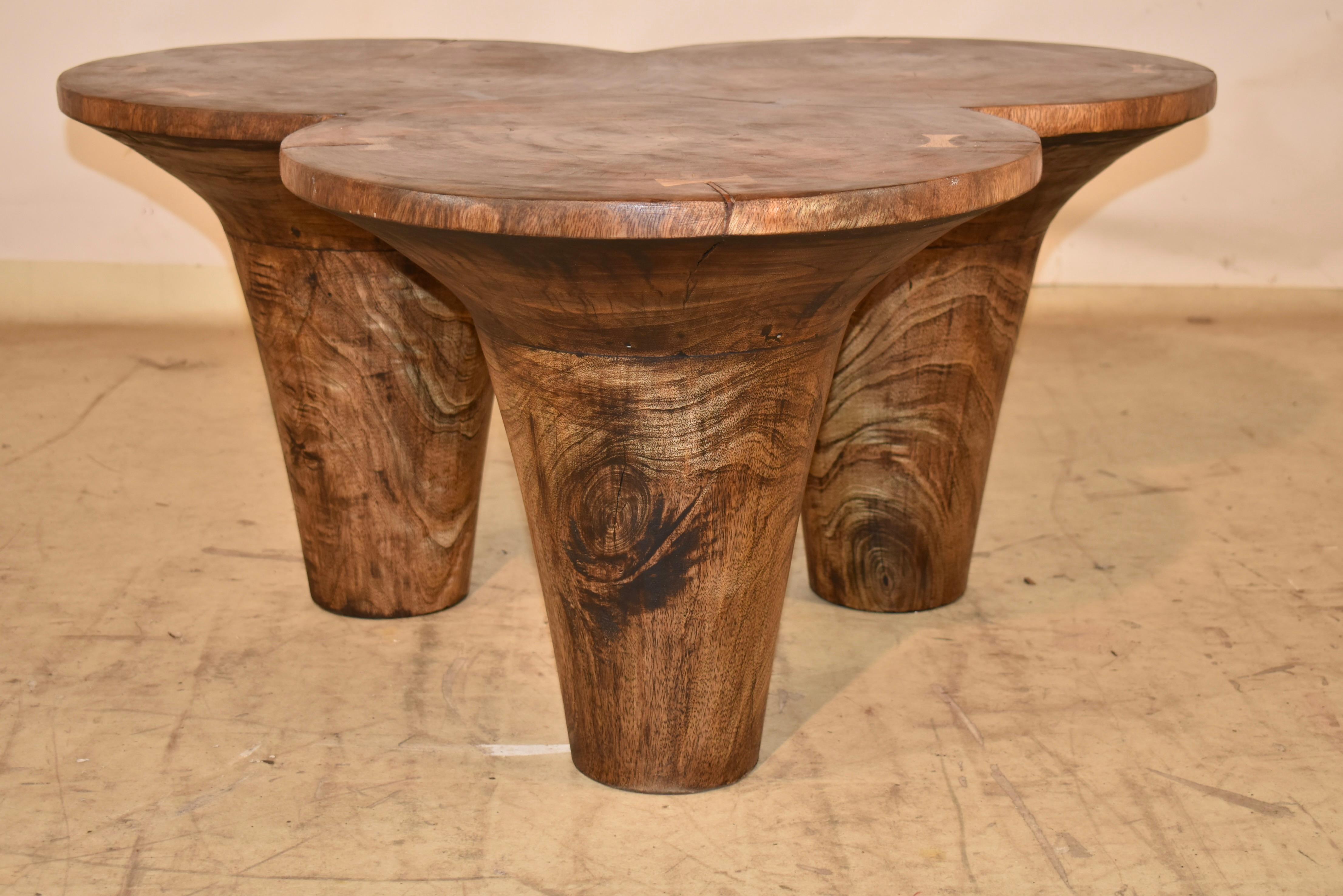 Mid-Century Clover Shaped Coffee Table For Sale 1