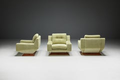 Fauteuils club du milieu du siècle en chenille Pierre Frey, Italie, années 1960