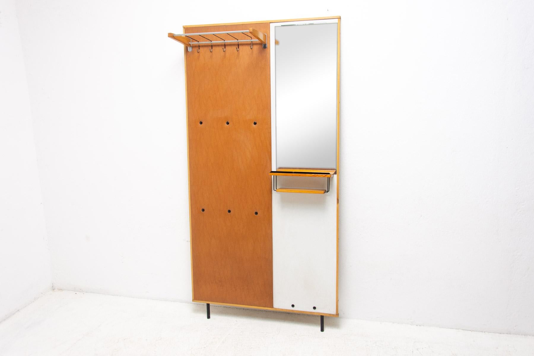 Mid-century Coat Rack by Drevokov, Czechoslovakia, 1960´s For Sale 9