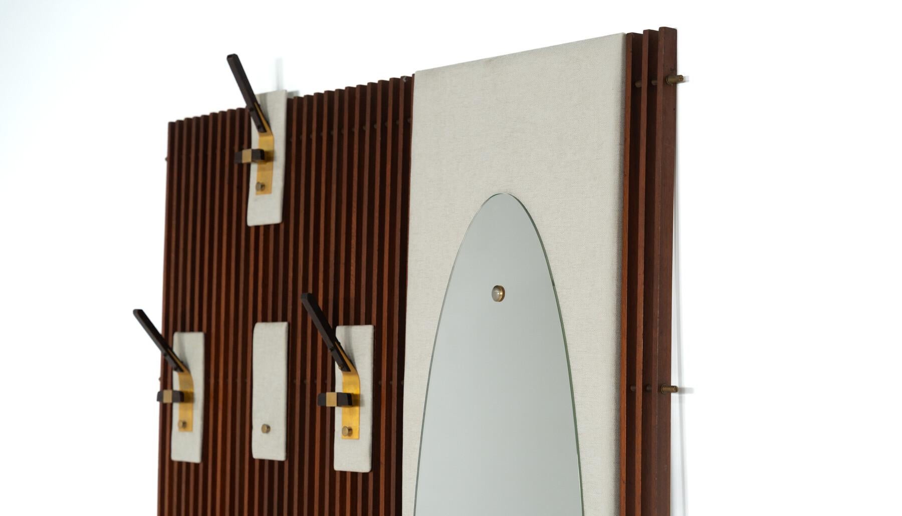 Mid-Century Modern Porte-manteau du milieu du siècle avec miroir intégré, Italie, années 1970 en vente