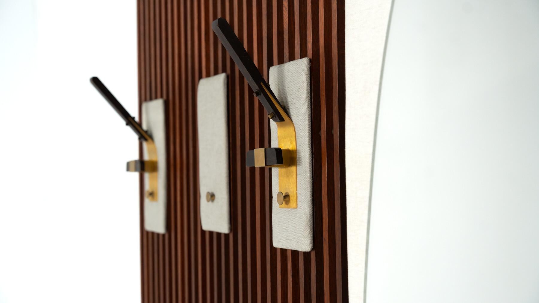 Fin du 20e siècle Porte-manteau du milieu du siècle avec miroir intégré, Italie, années 1970 en vente