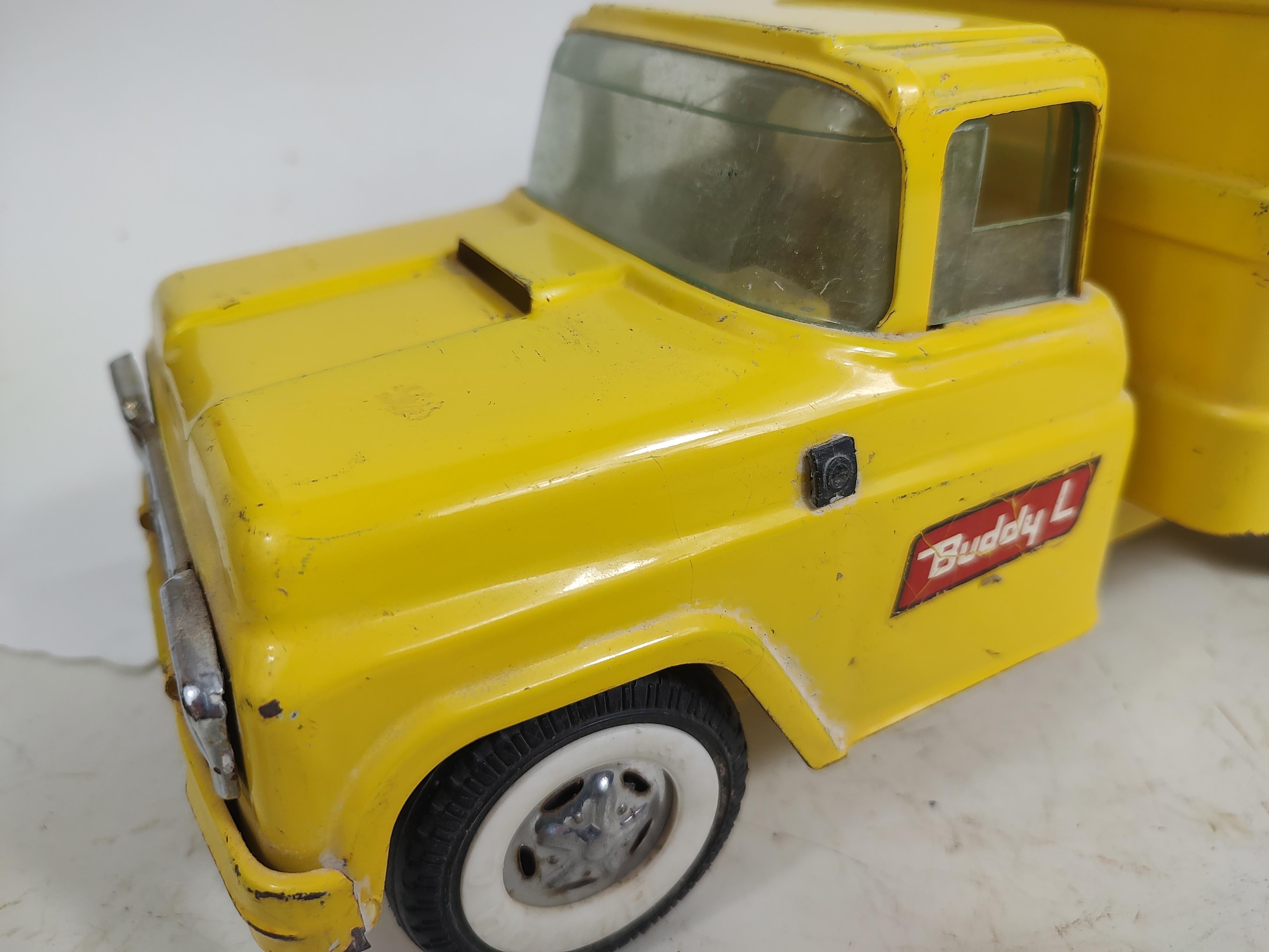 Truck de livraison Coca Cola du milieu du siècle dernier par Buddy L, C1960 en vente 5