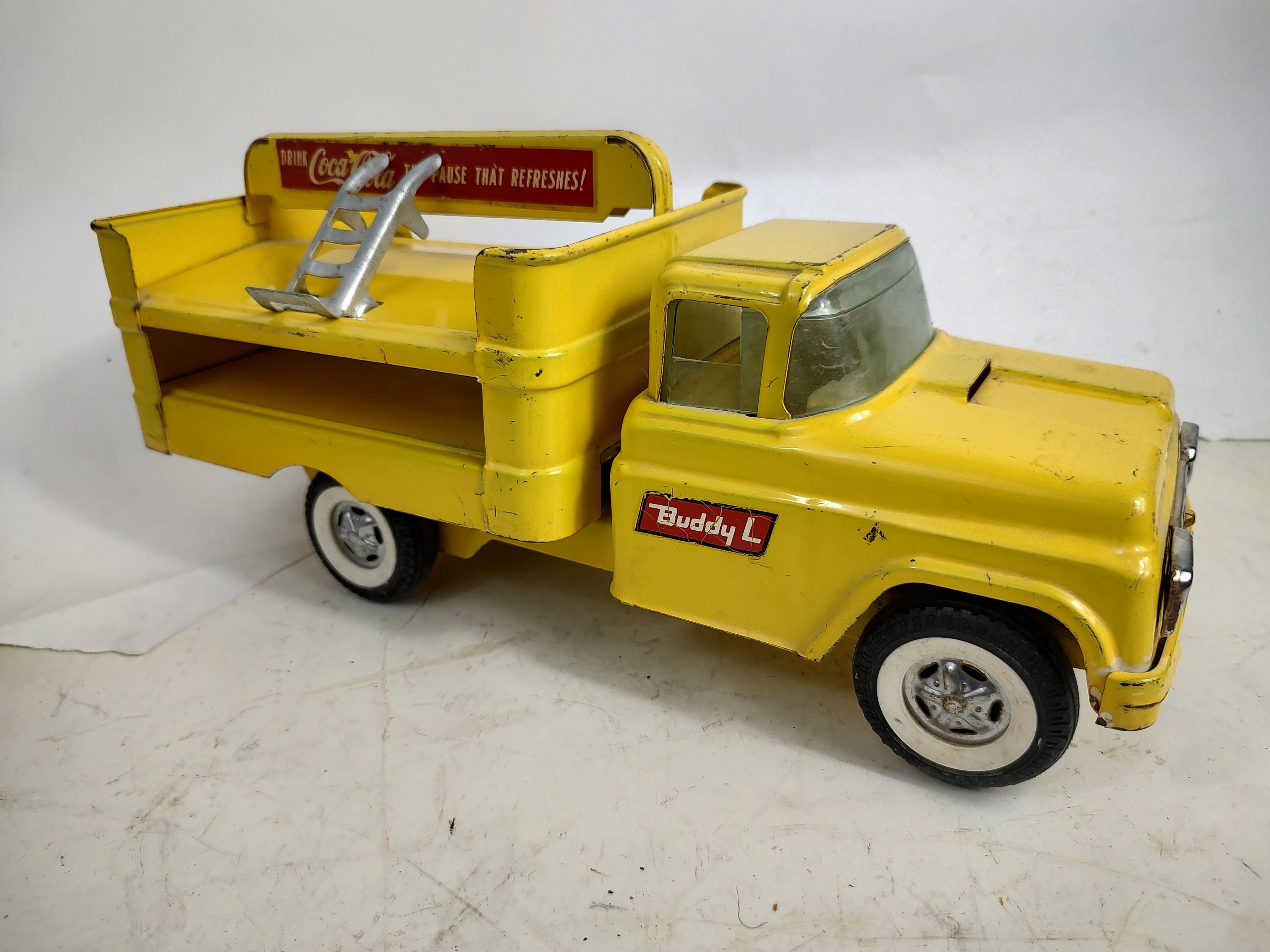 Coca-Cola-Versandwagen aus der Mitte des Jahrhunderts von Buddy L, ca. 1960 im Angebot 7