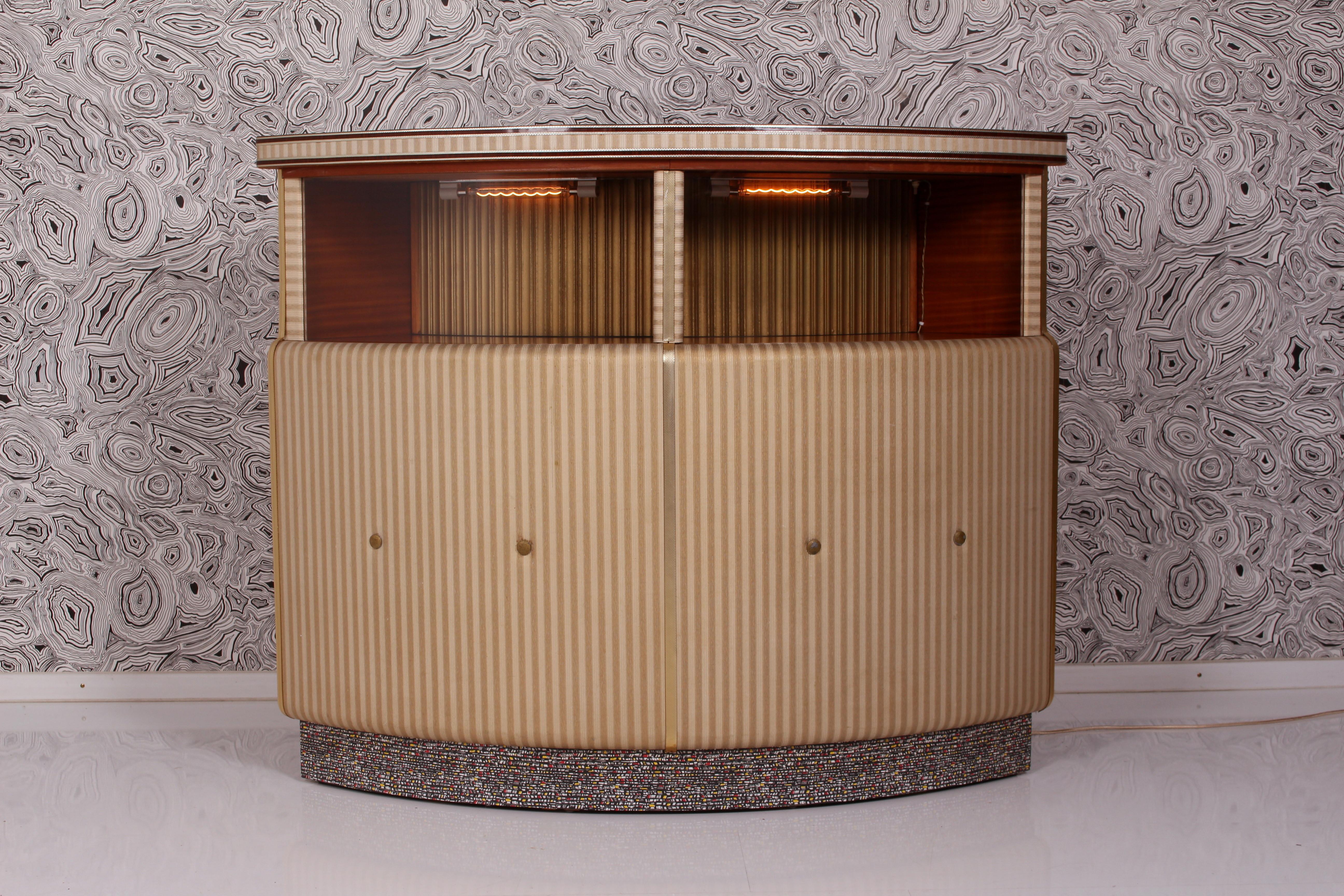 Midcentury Cocktail Bar Made in England a. Umberto Mascagni Drinks Bar Counter For Sale 6