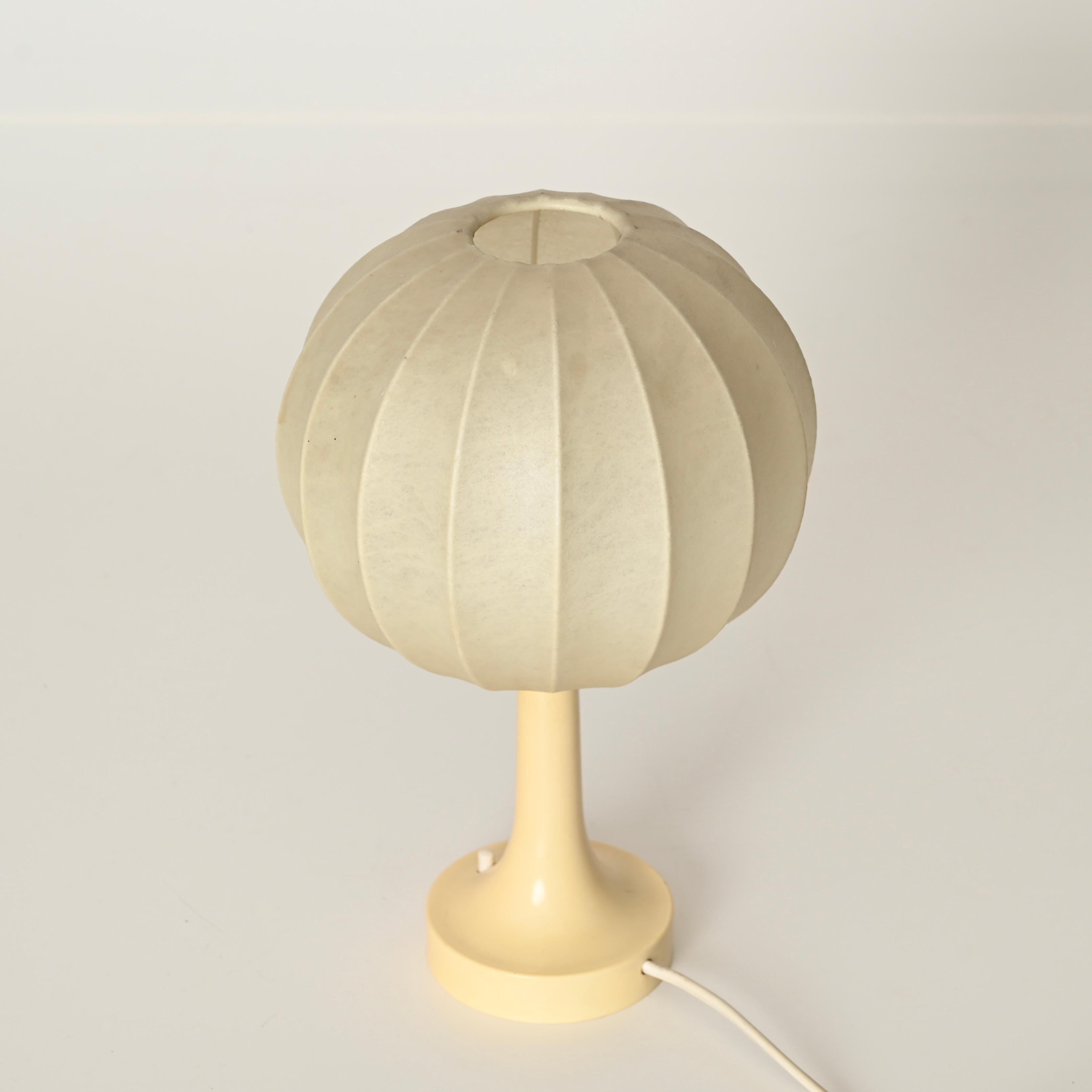 Lampada da tavolo con base in crema Cocoon di Castiglioni, metà secolo 1960 in vendita 9