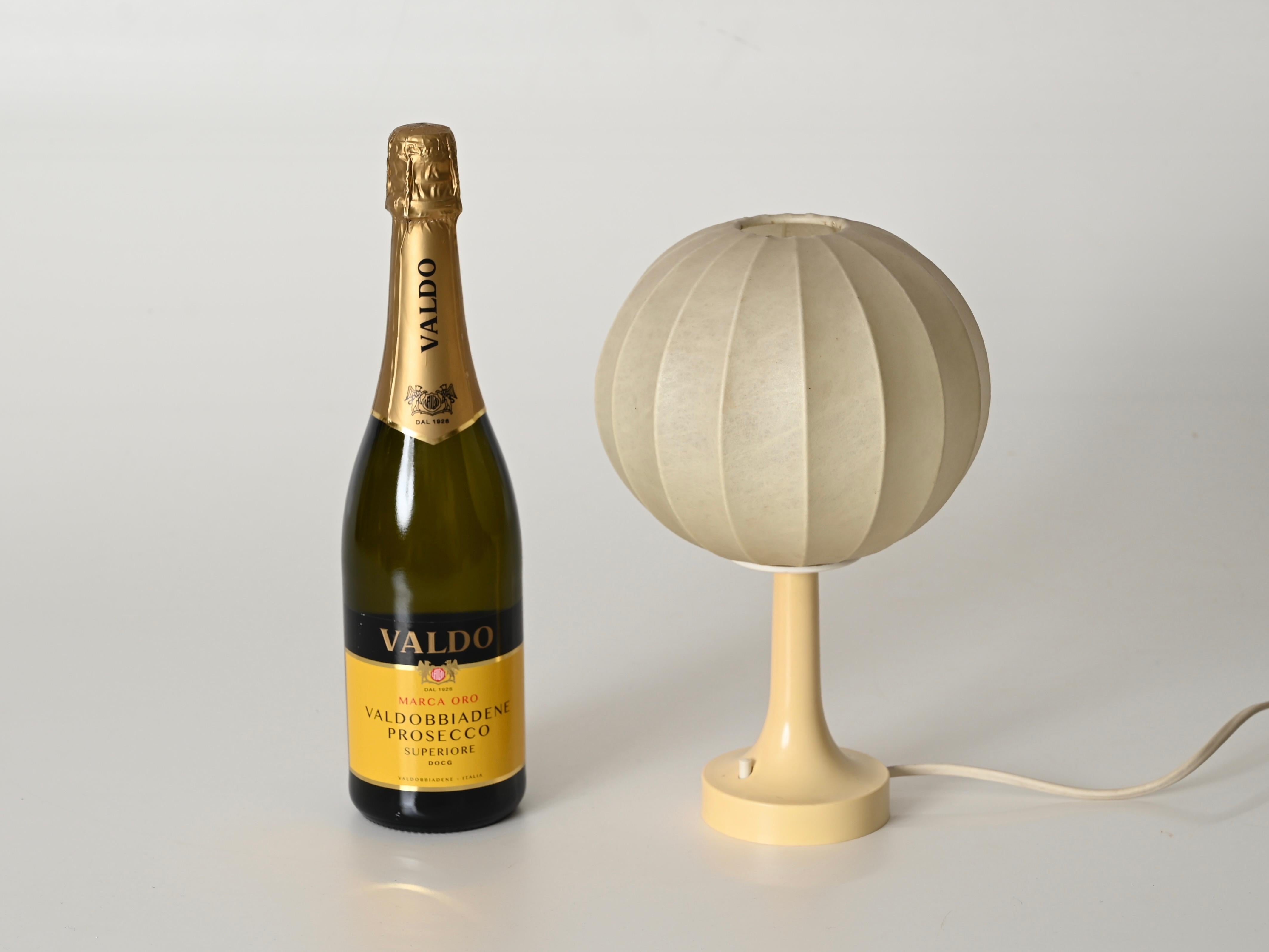 Lampada da tavolo con base in crema Cocoon di Castiglioni, metà secolo 1960 in vendita 1