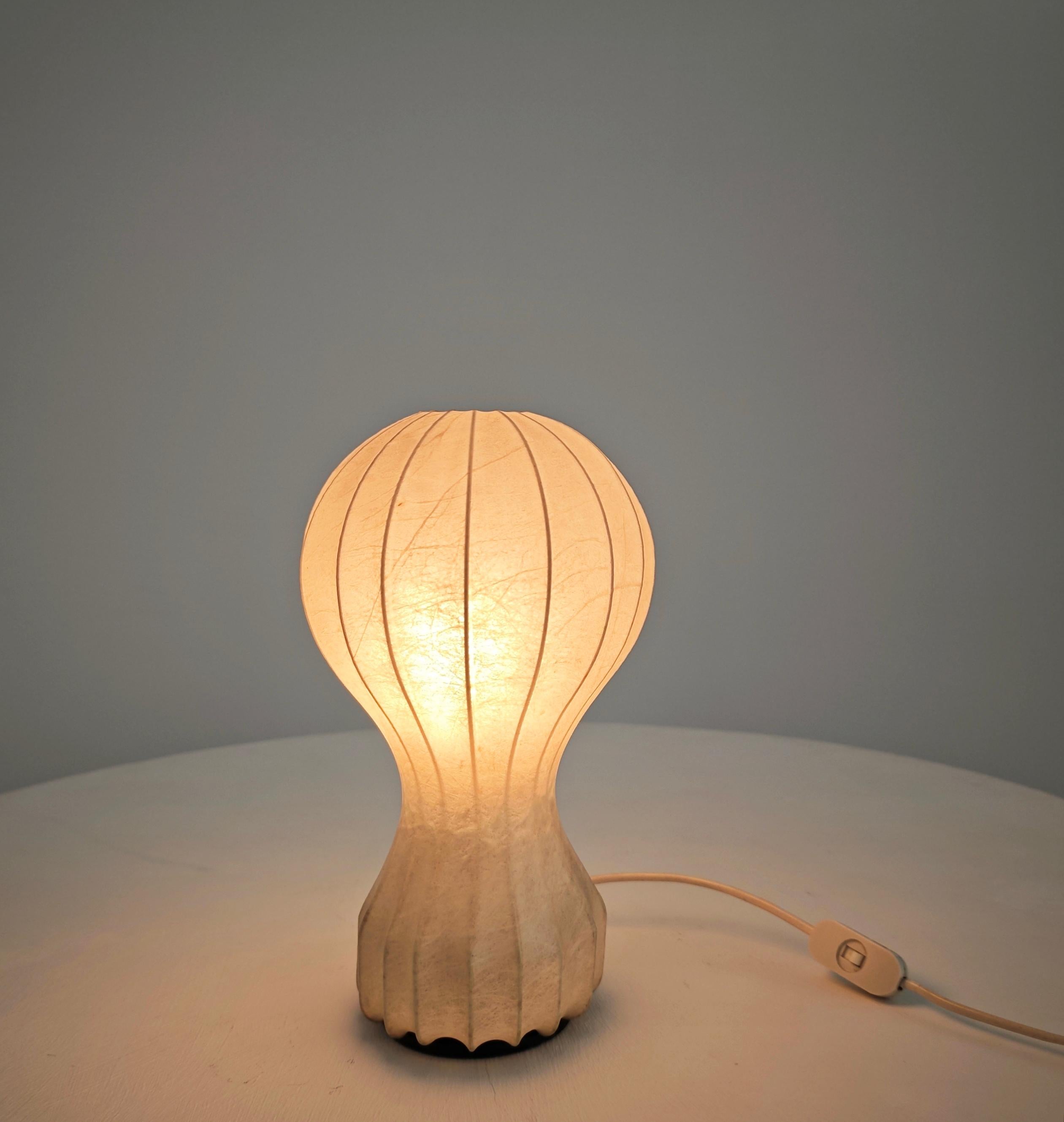 Achille et  Pier Giacomo Castiglioni . Production Flos, Italie vers 1962. Lampe de table, modèle 