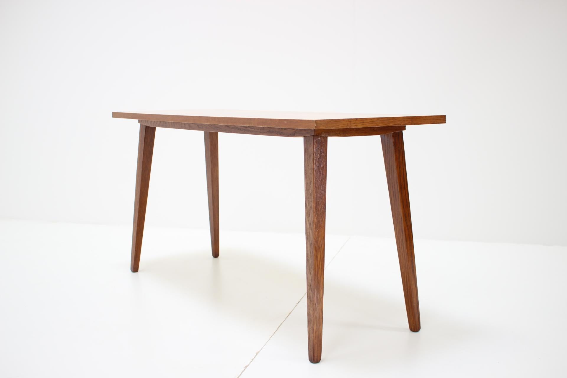 Midcentury Cofee Table / Dřevotvar, 1956 In Good Condition For Sale In Praha, CZ