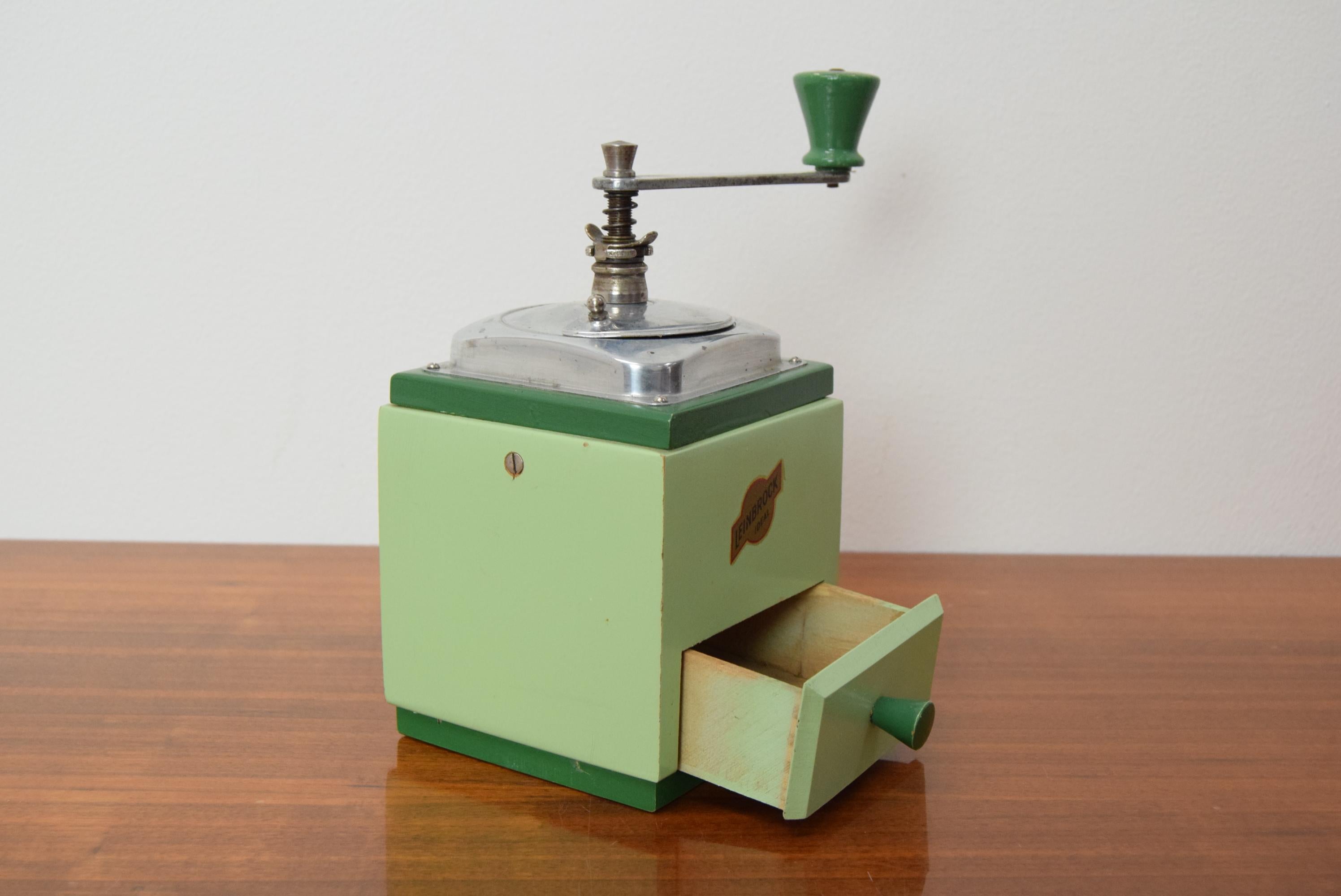 Mid-Century Coffee Grinder, 1950’s  In Good Condition For Sale In Praha, CZ