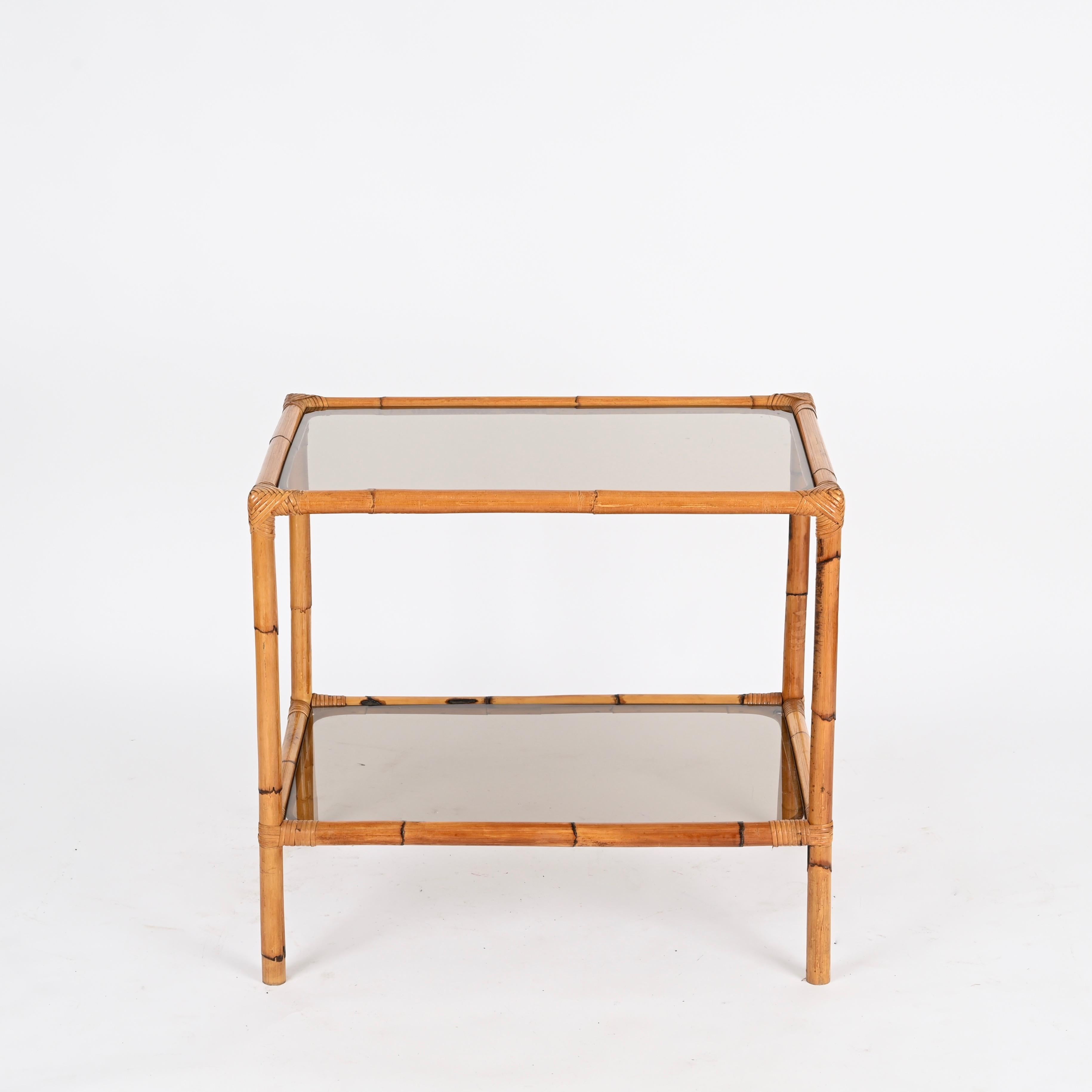 Italiano Mid-Century Coffee or Side Table in Bamboo, Rattan and Smoked Glass, Italy 1960s in vendita