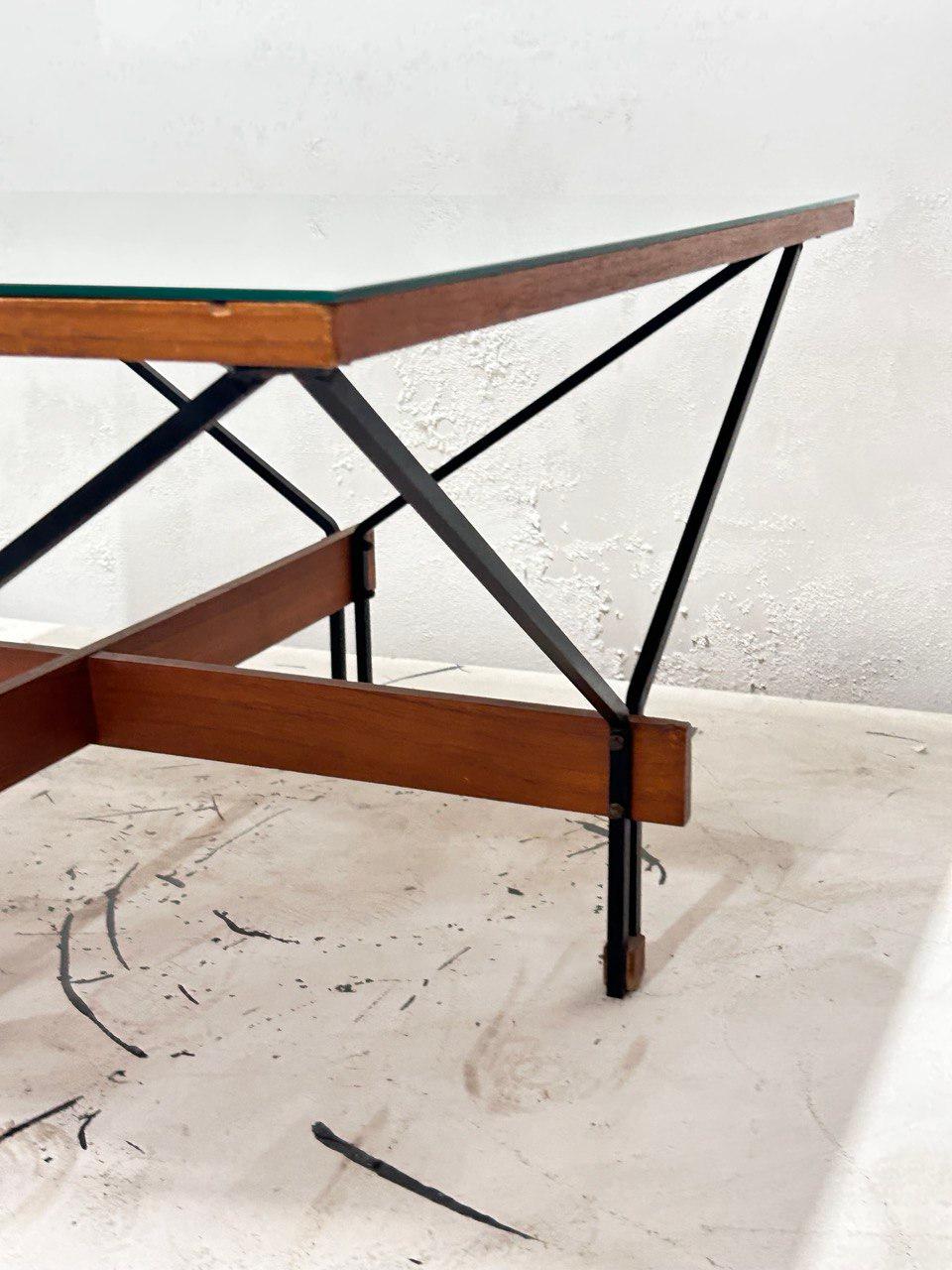 Mid-20th Century Table basse du milieu du siècle 1950 en vente