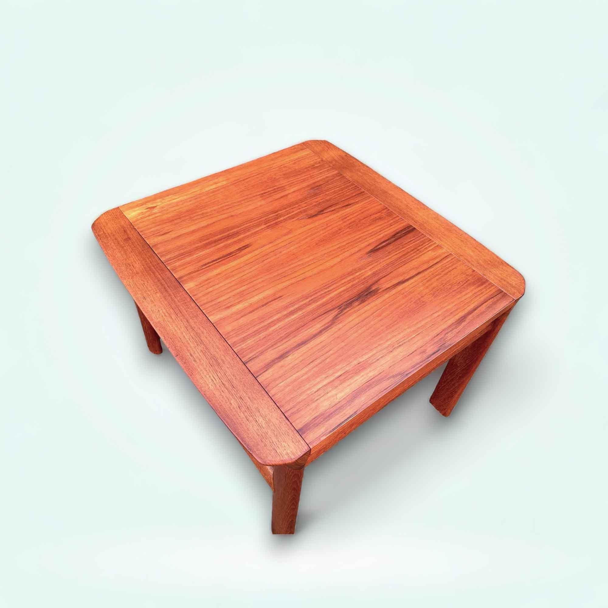 Mid-Century Coffee Table Borneo in Teak by Sven Ellekaer for Komfort, Denmark In Excellent Condition For Sale In Hemiksem, VAN