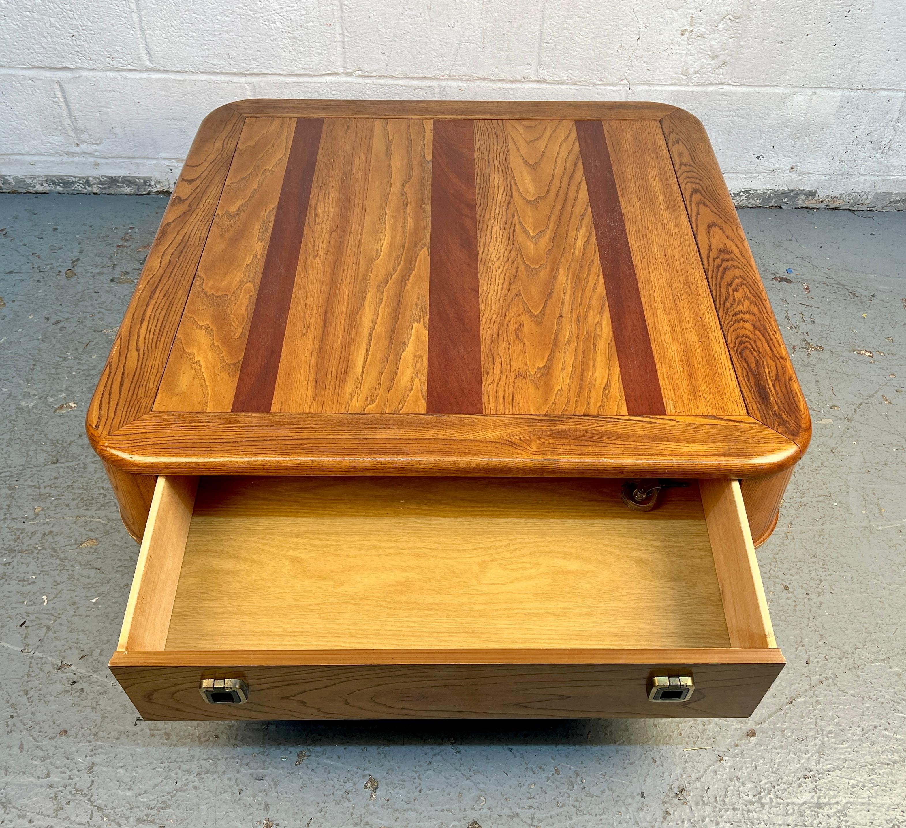 Tavolino da caffè di metà secolo di Bassett Furniture in vendita 2