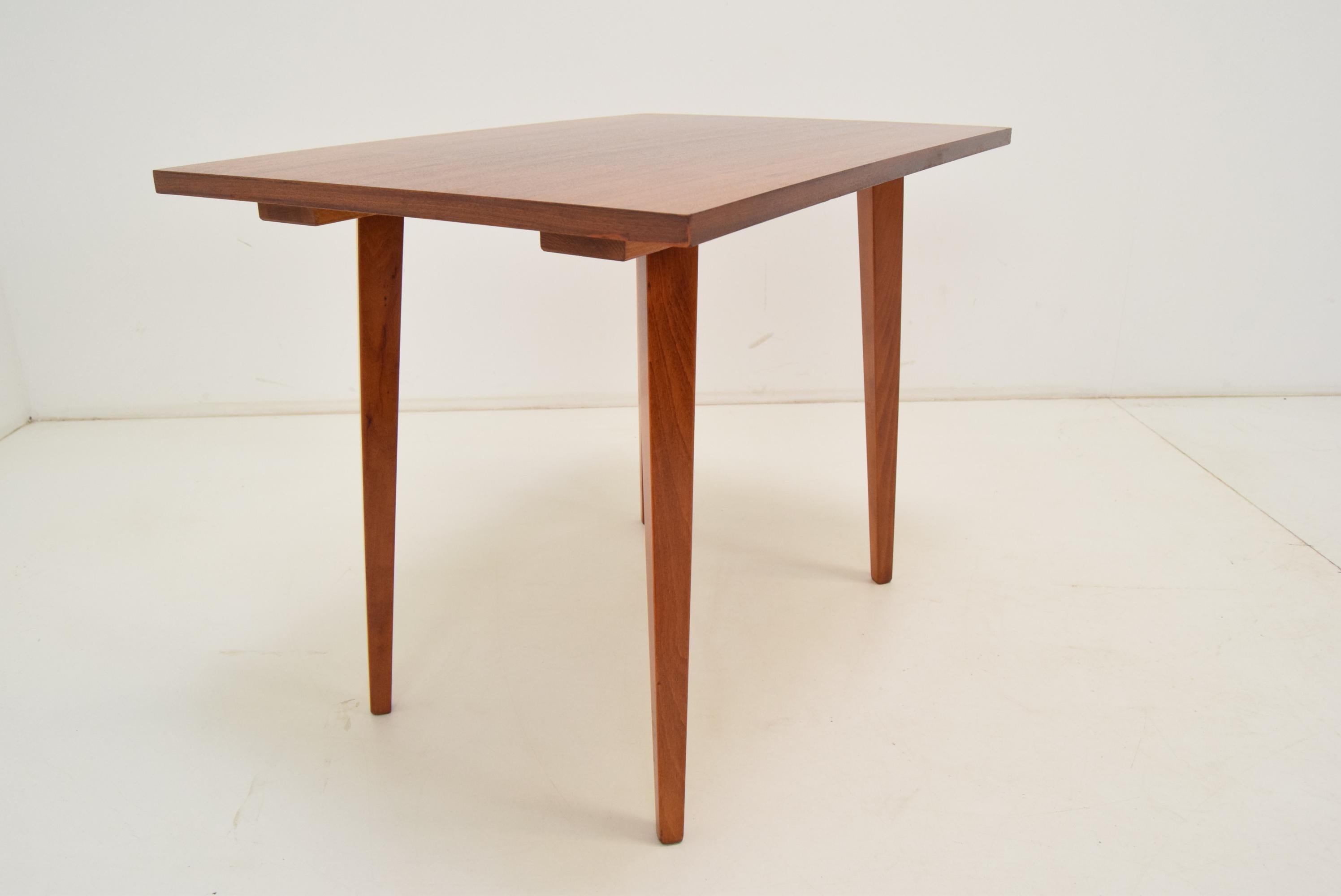 Mid-Century Coffee Table by Frantisek Jirak for Tatra Nabytek, 1960's For Sale 3