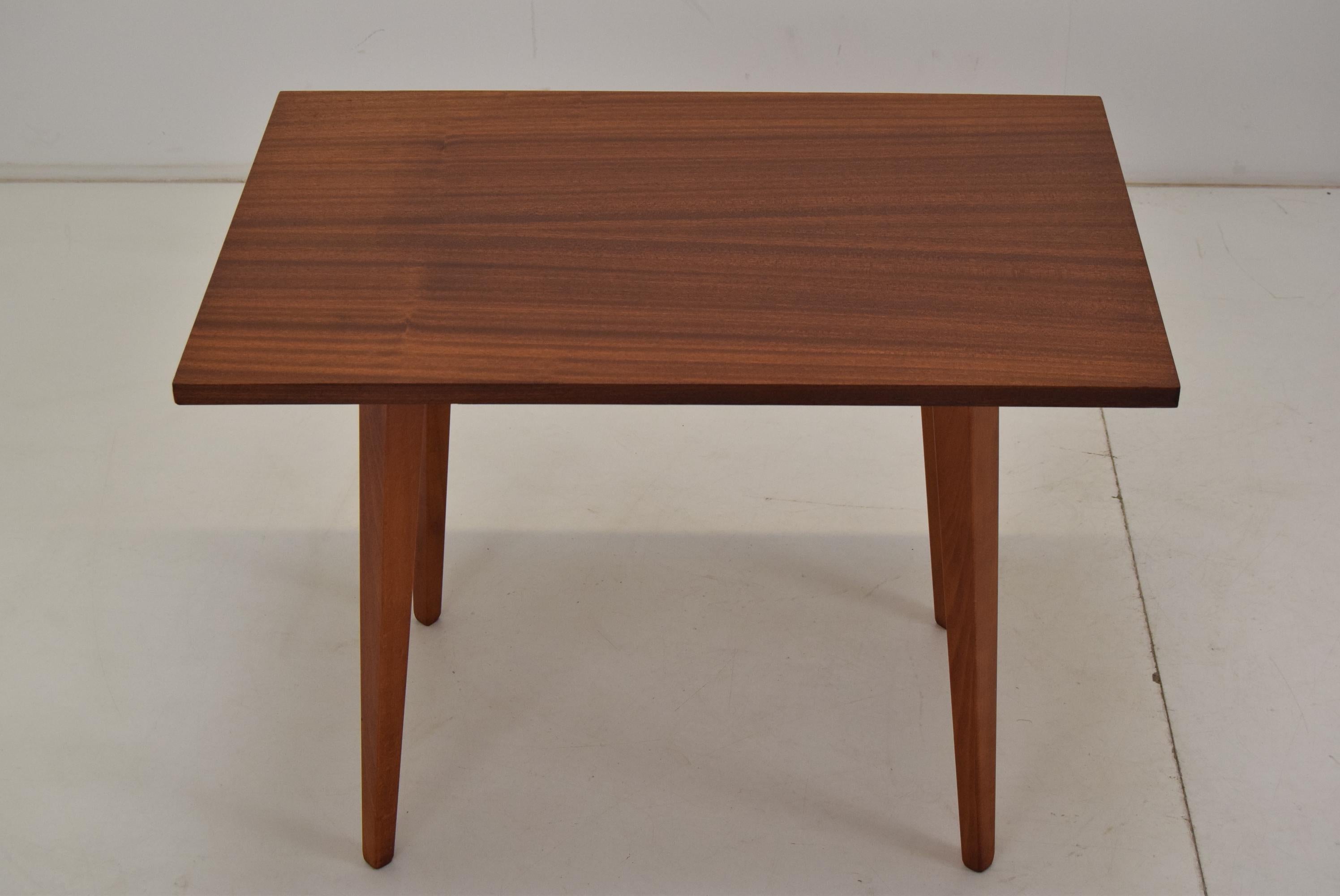 Mid-Century Modern Table basse du milieu du siècle dernier de Frantisek Jirak pour Tatra Nabytek, années 1960 en vente