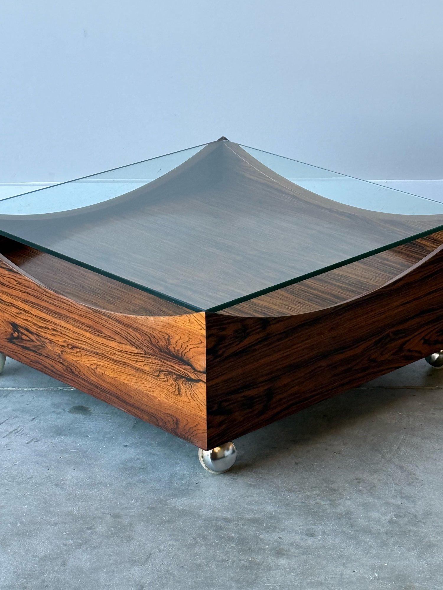Danois Table basse du milieu du siècle par Henry Walter Klein pour Bramin