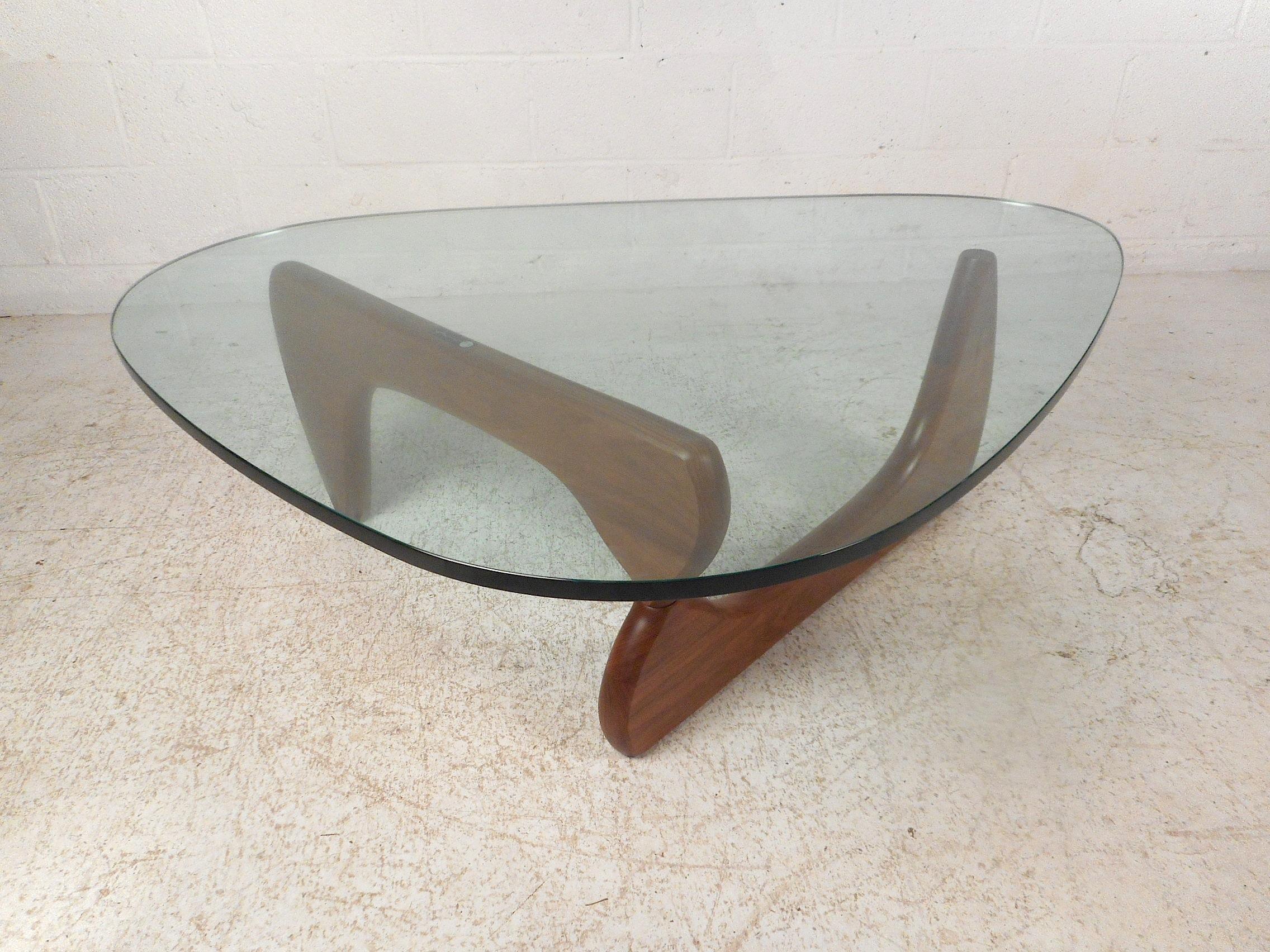 isamu noguchi signature