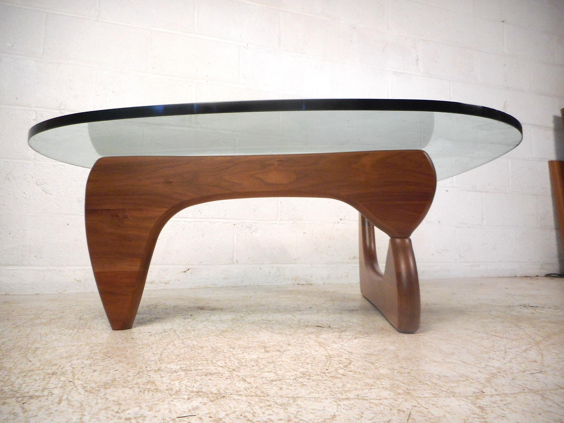 Glass Midcentury Coffee Table by Isamu Noguchi