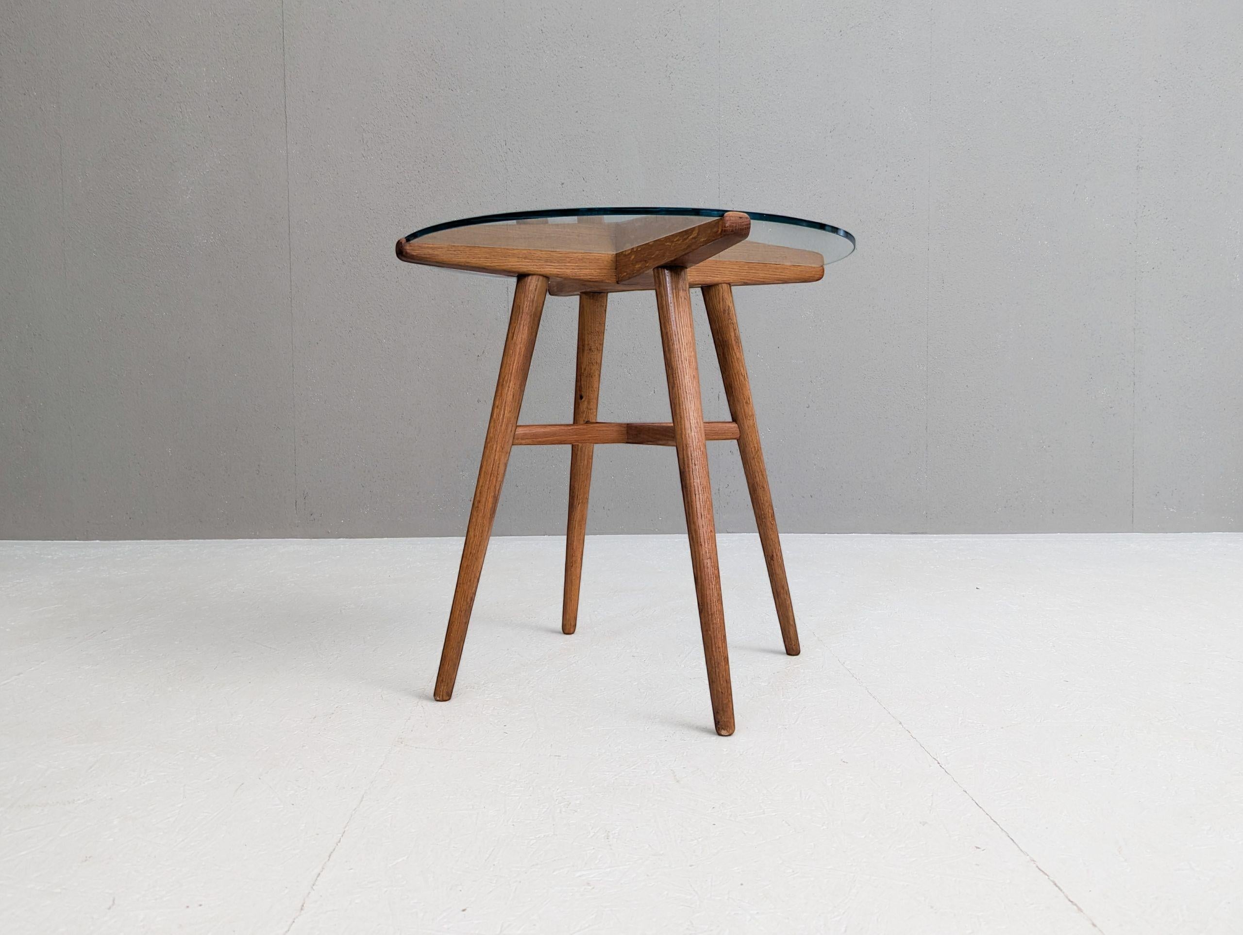 Table basse du milieu du siècle par Jiří Rathouský pour Krásná Jizba, années 1940 Bon état - En vente à PRAHA 5, CZ