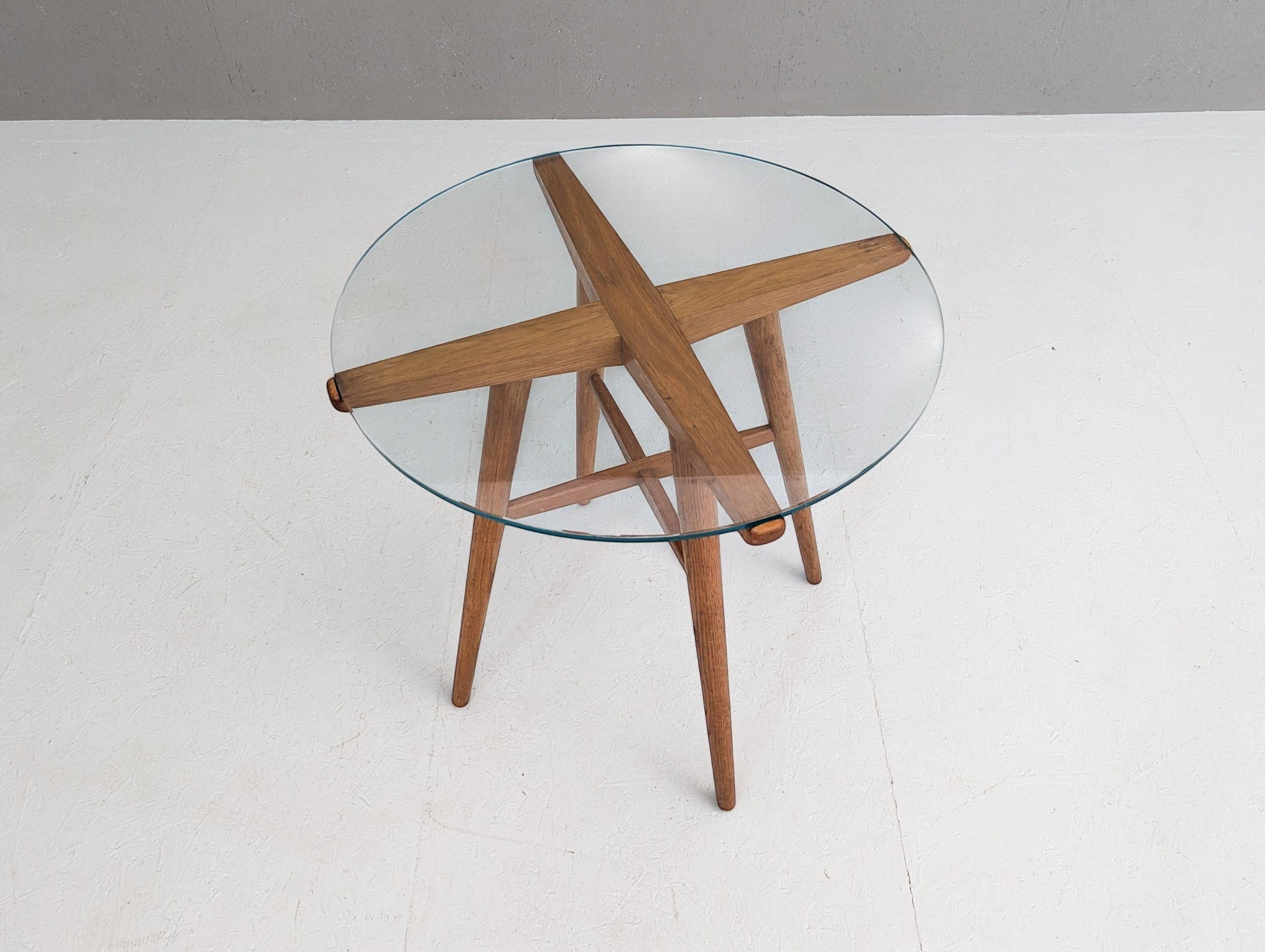 Milieu du XXe siècle Table basse du milieu du siècle par Jiří Rathouský pour Krásná Jizba, années 1940 en vente