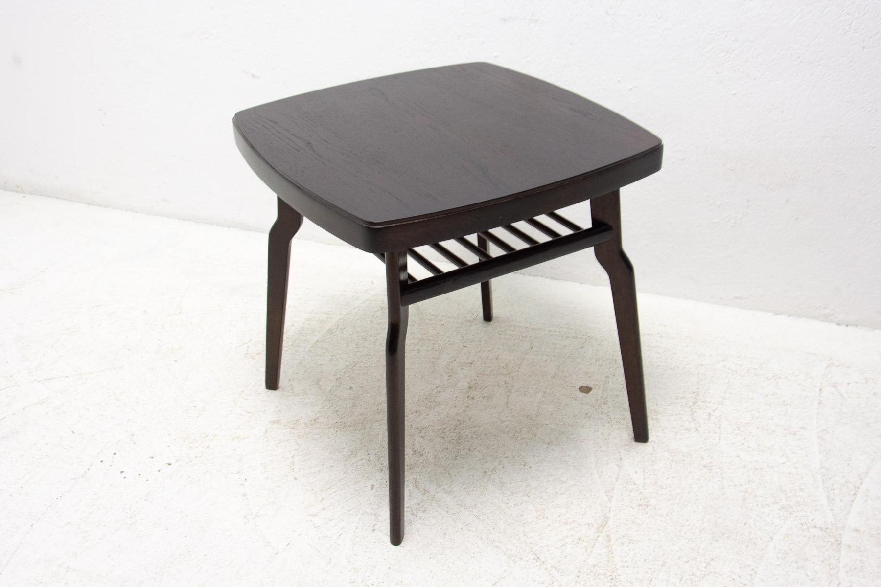  Mid Century Coffee Table by Jitona, 1950´S, Czechoslovakia In Excellent Condition For Sale In Prague 8, CZ