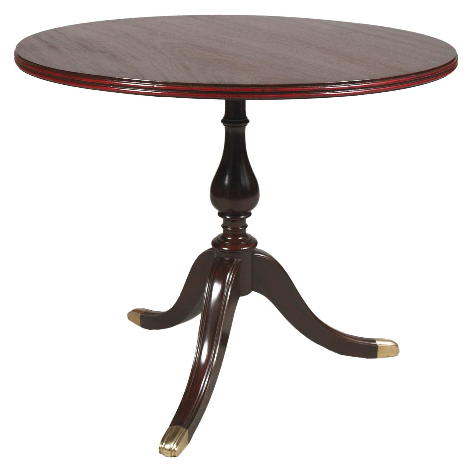 Elegant Mid-Century Modern table of the 