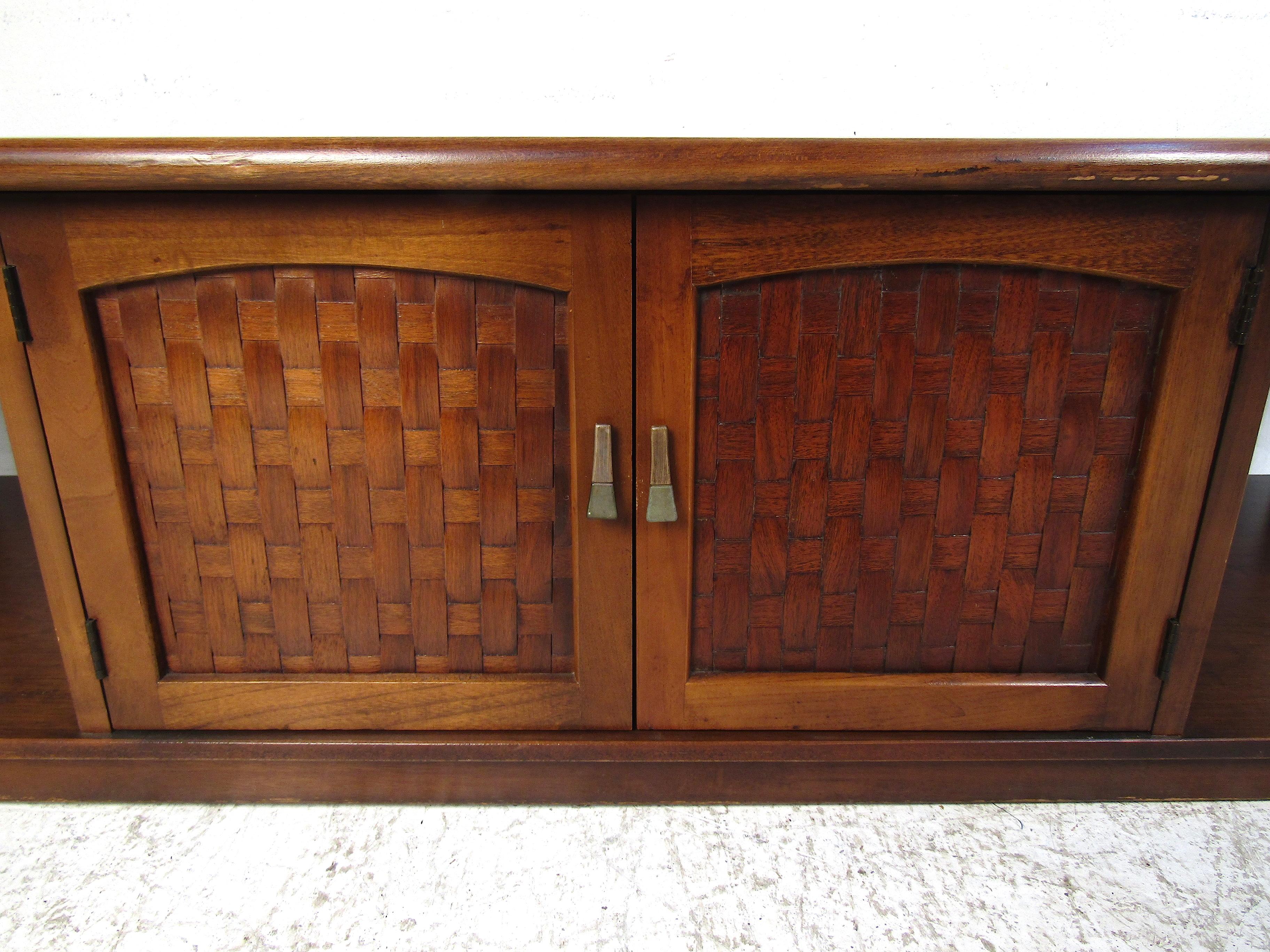 American Mid-century Coffee Table by Lane For Sale