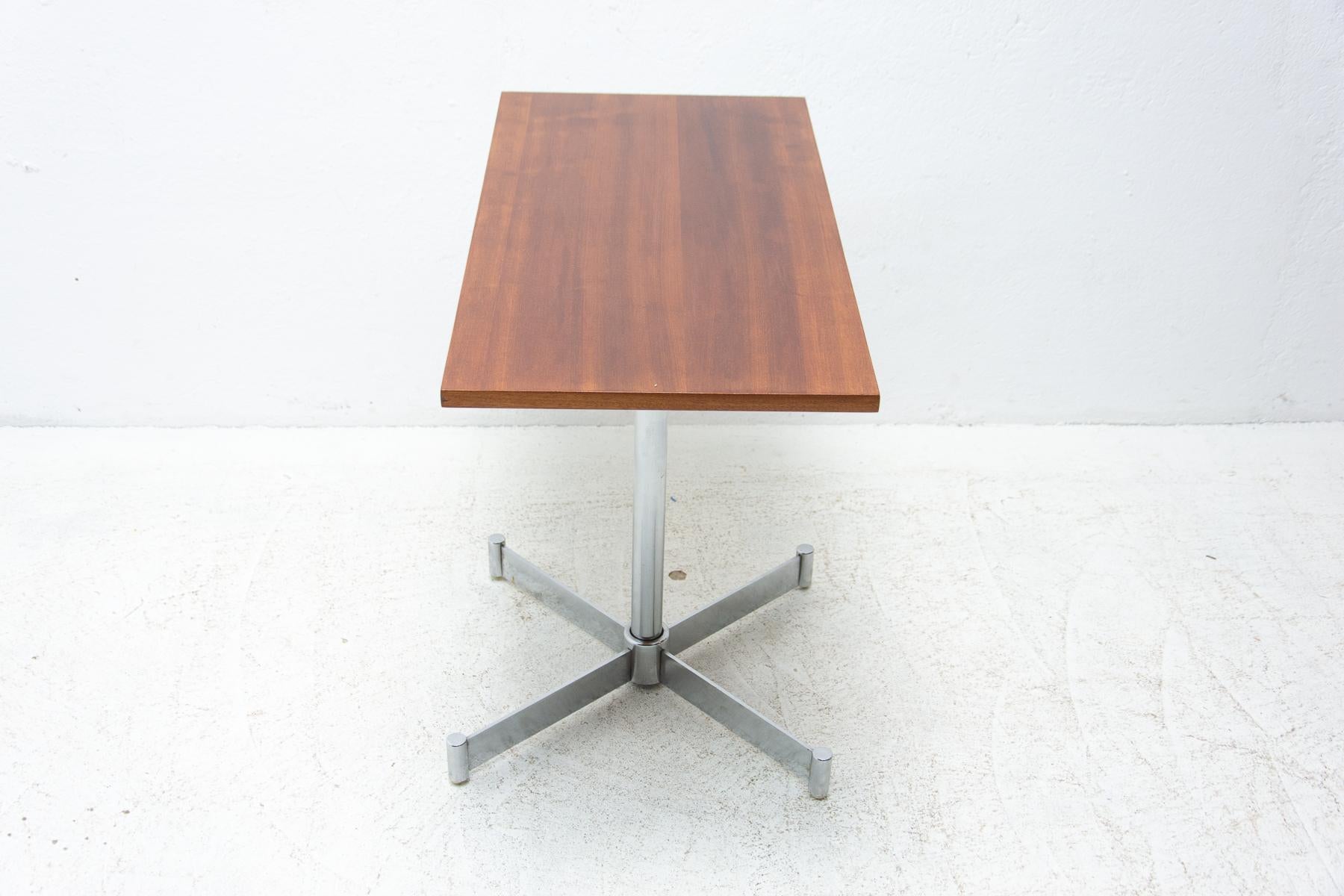Mid Century Coffee Table, Czechoslovakia, 1970´s For Sale 5