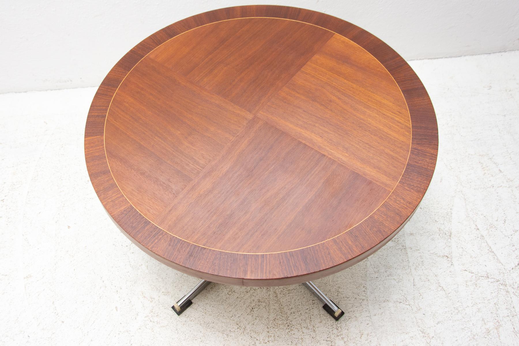 Mid Century Coffee Table, Czechoslovakia, 1970's In Good Condition For Sale In Prague 8, CZ
