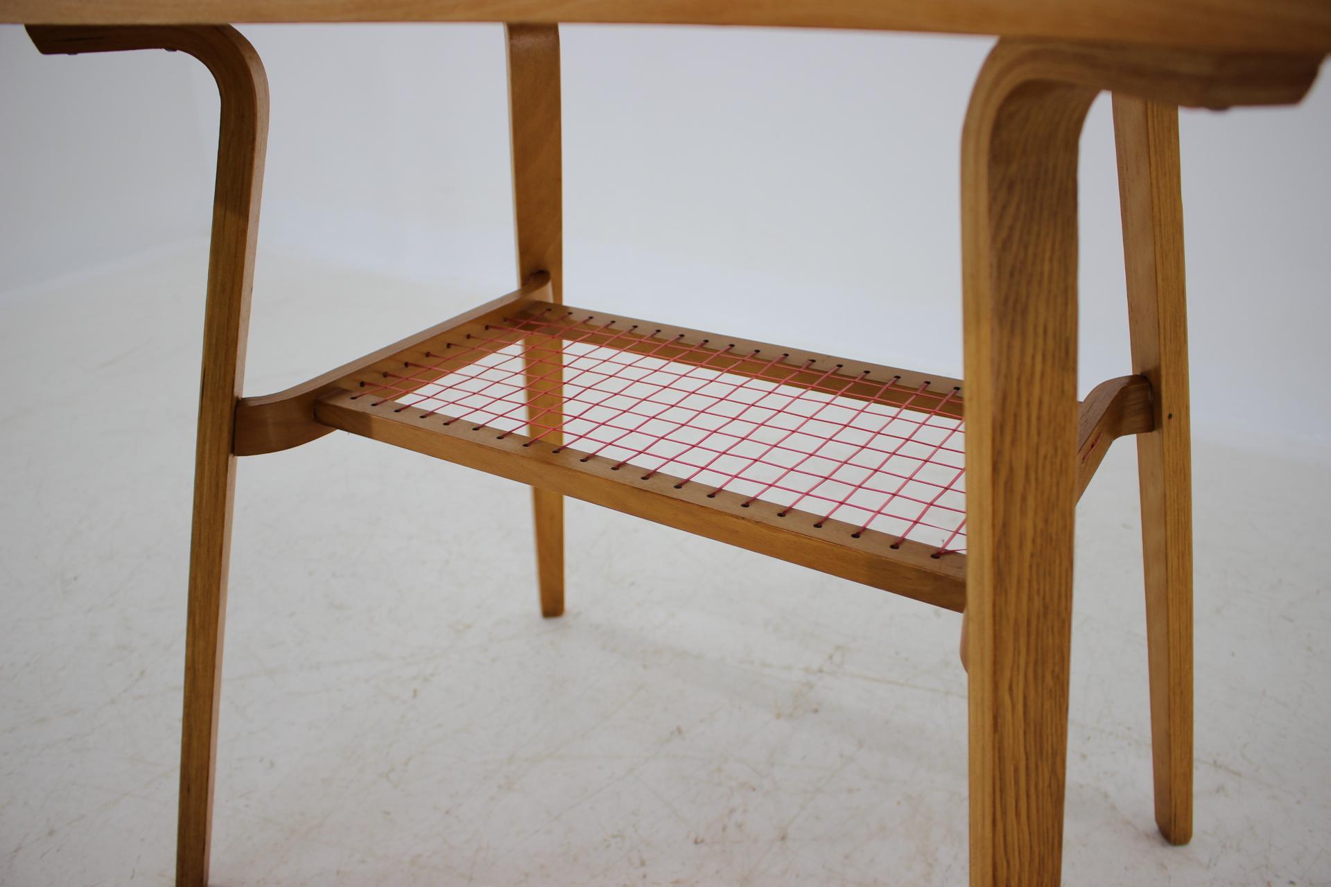 Tchèque Table basse du milieu du siècle conçue par Bohumil Landsman:: années 1960 en vente