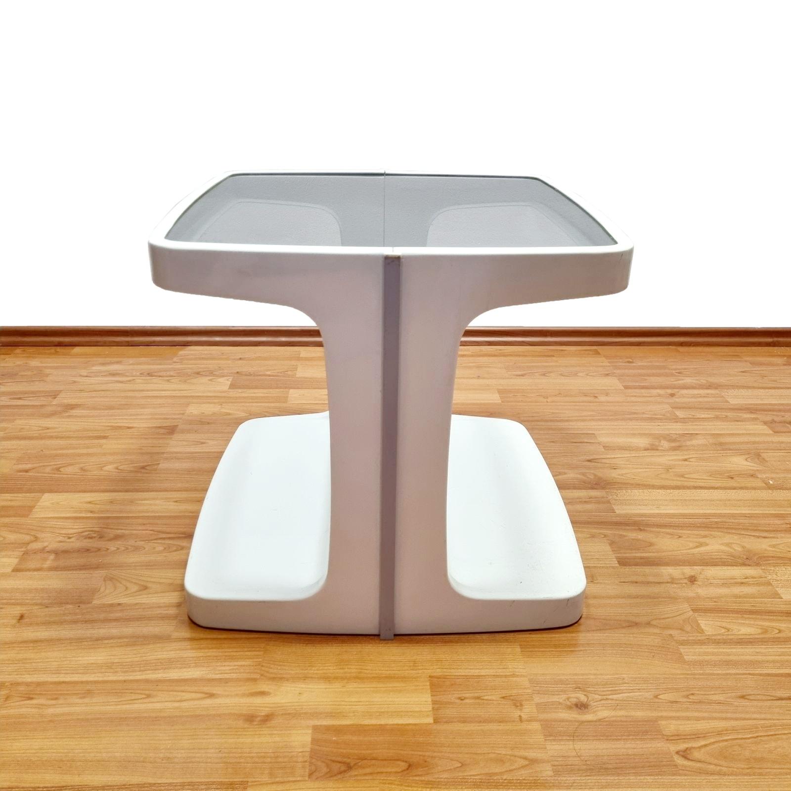 Verre Table basse du milieu du siècle conçue par Marc Held pour Prisunic, France, années 70 en vente