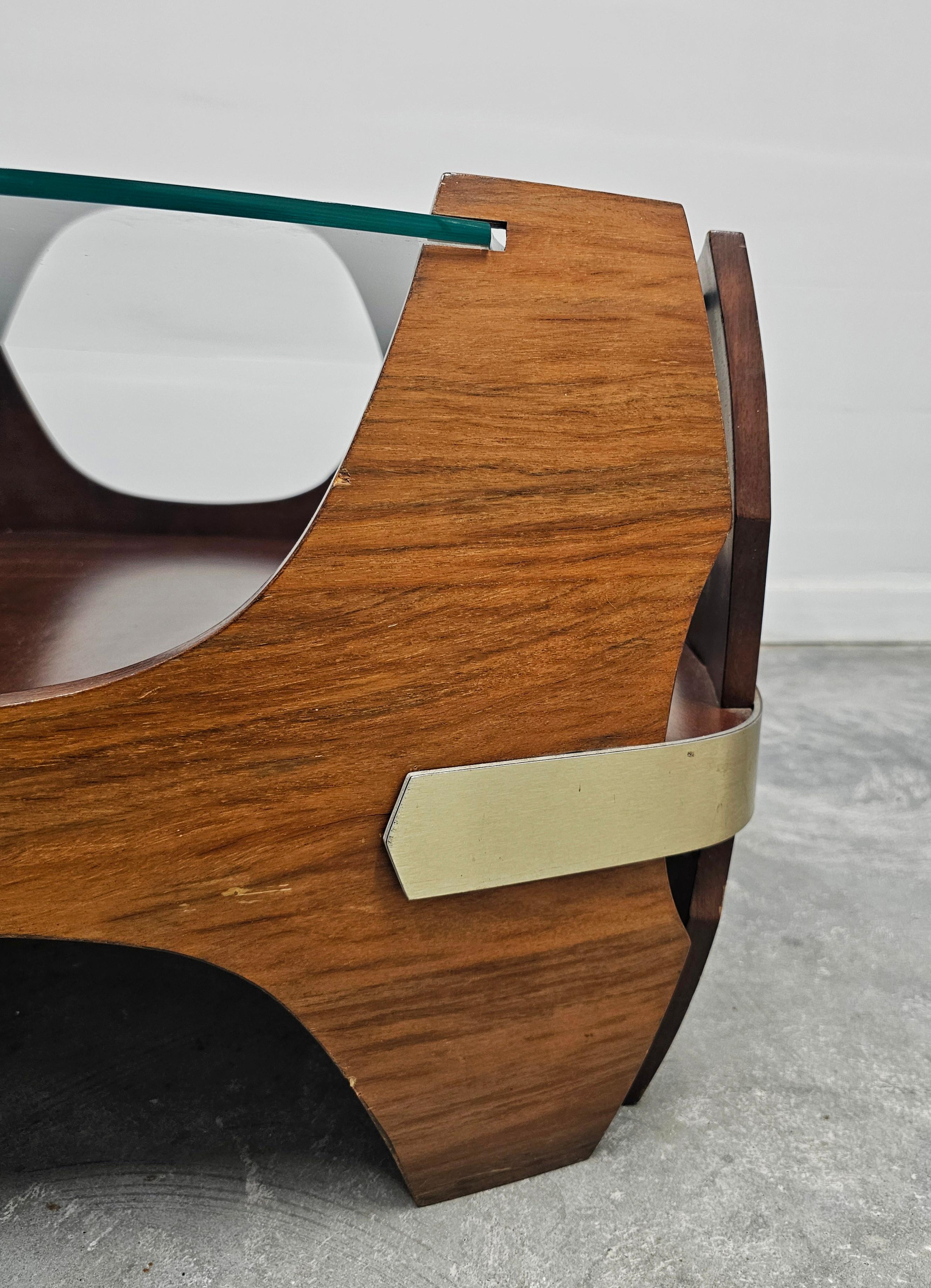 Mid Century Coffee Table done in bent plywood, with glass top, Italy 1940s In Good Condition For Sale In Beograd, RS