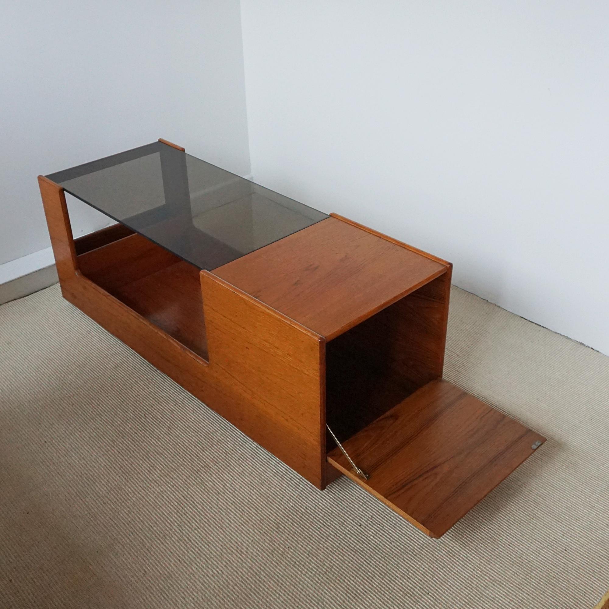 Mid-Century Couchtisch im Zustand „Gut“ in Forest Row, East Sussex
